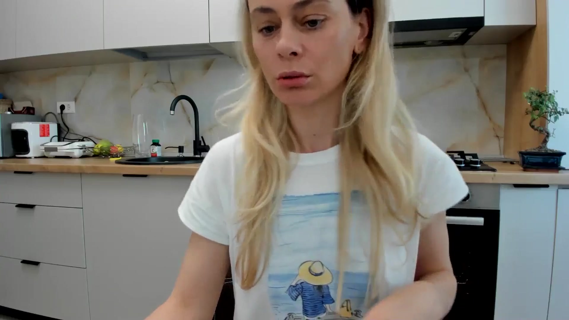 Gallery image thumbnail from DebbyPaige's myfreecams stream on, 04/27/2024, 14:31 image 5 of 20
