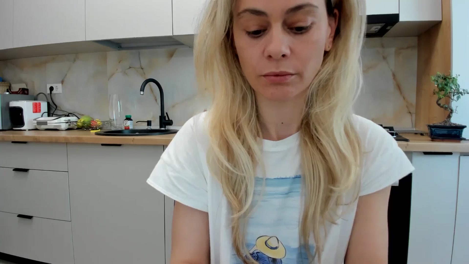 Gallery image thumbnail from DebbyPaige's myfreecams stream on, 04/27/2024, 14:31 image 17 of 20