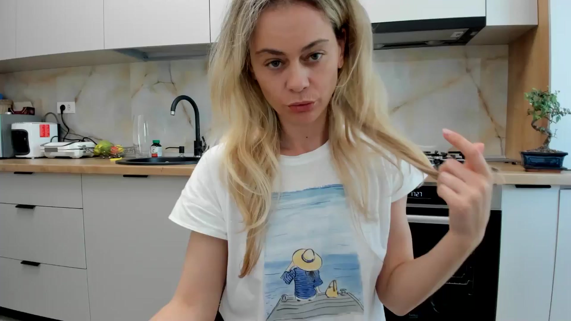 Gallery image thumbnail from DebbyPaige's myfreecams stream on, 04/27/2024, 14:31 image 19 of 20