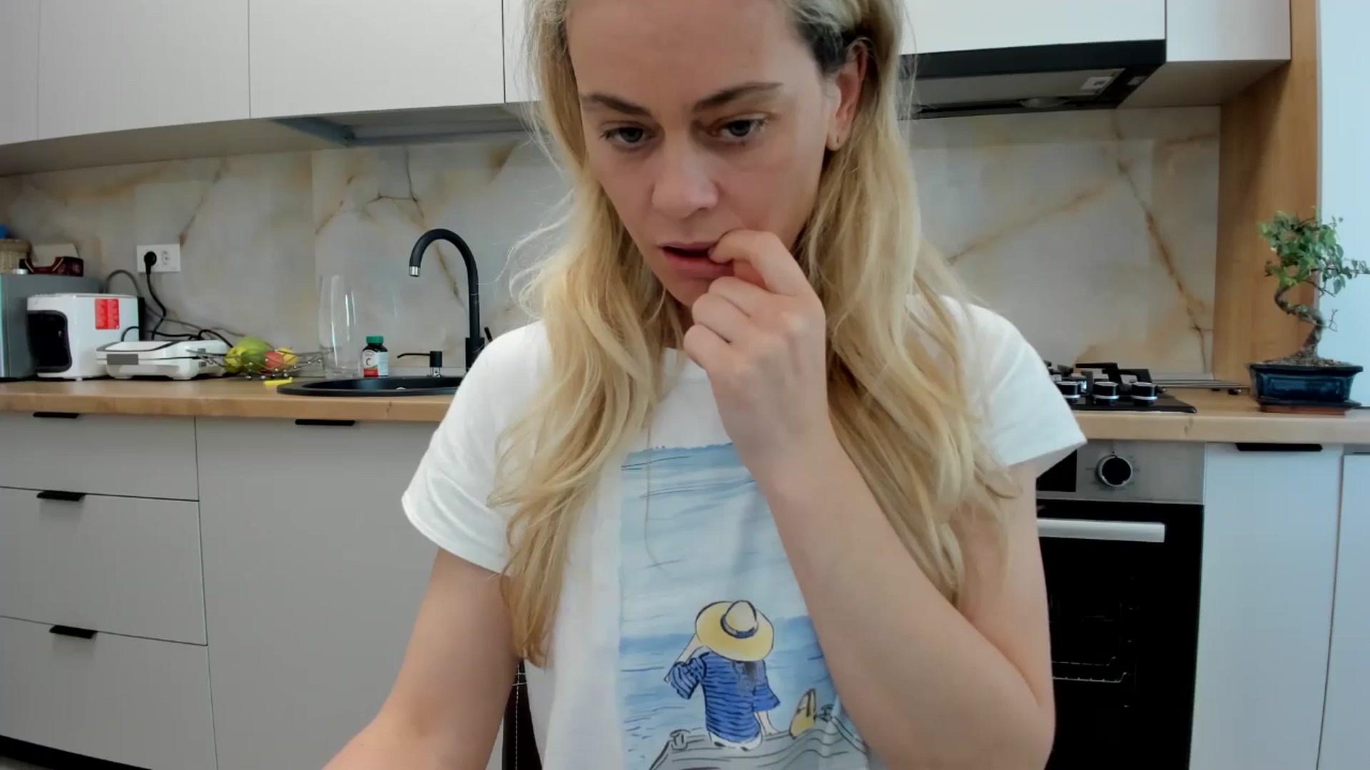 Gallery image thumbnail from DebbyPaige's myfreecams stream on, 04/27/2024, 14:31 image 3 of 20