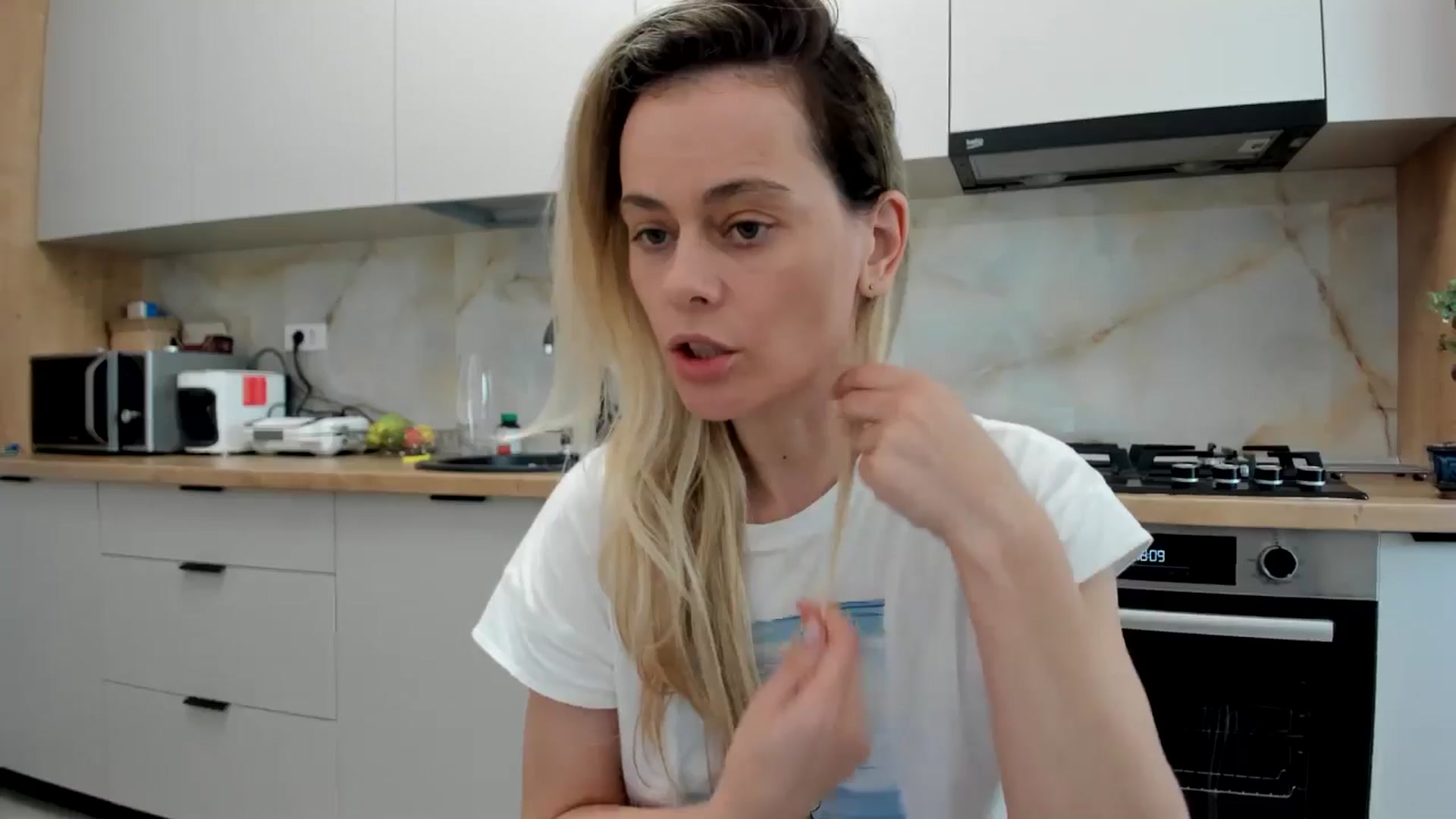 Gallery image thumbnail from DebbyPaige's myfreecams stream on, 04/27/2024, 15:28 image 11 of 20