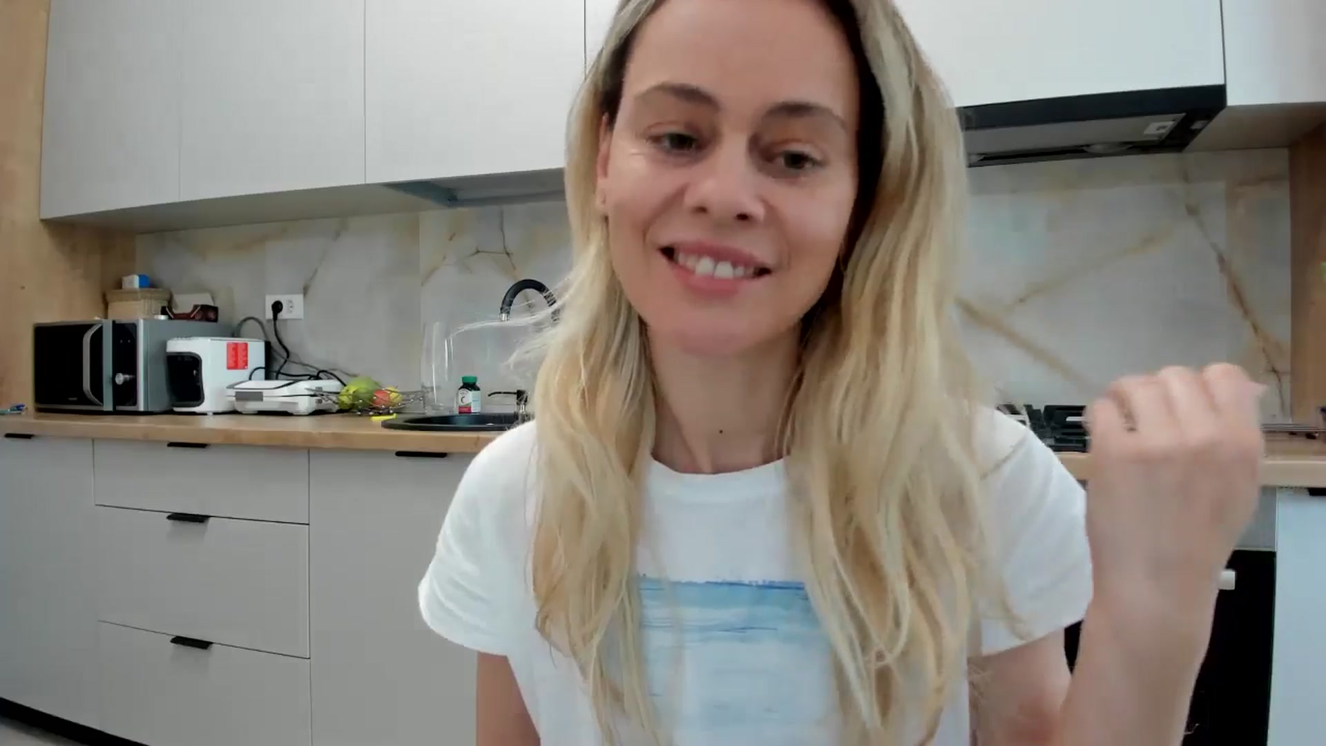 Gallery image thumbnail from DebbyPaige's myfreecams stream on, 04/27/2024, 15:28 image 5 of 20
