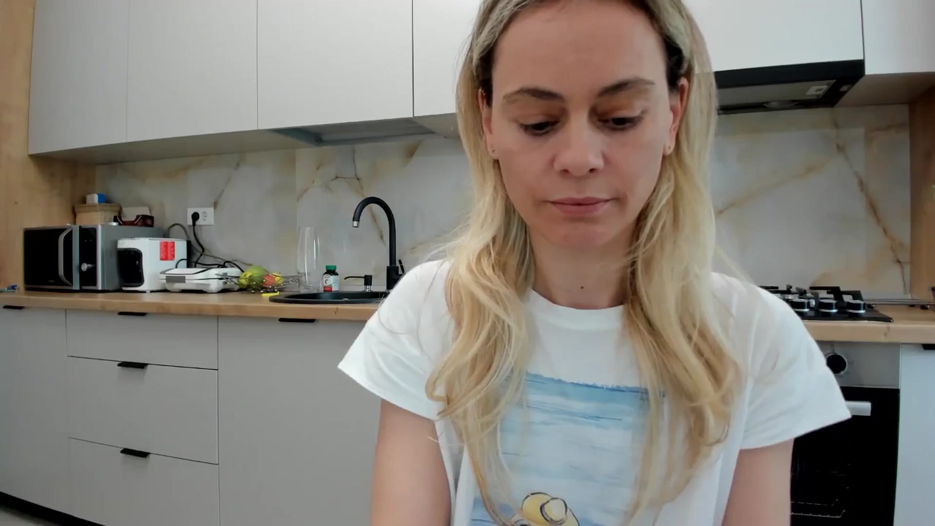 Gallery image thumbnail from DebbyPaige's myfreecams stream on, 04/27/2024, 15:28 image 2 of 20