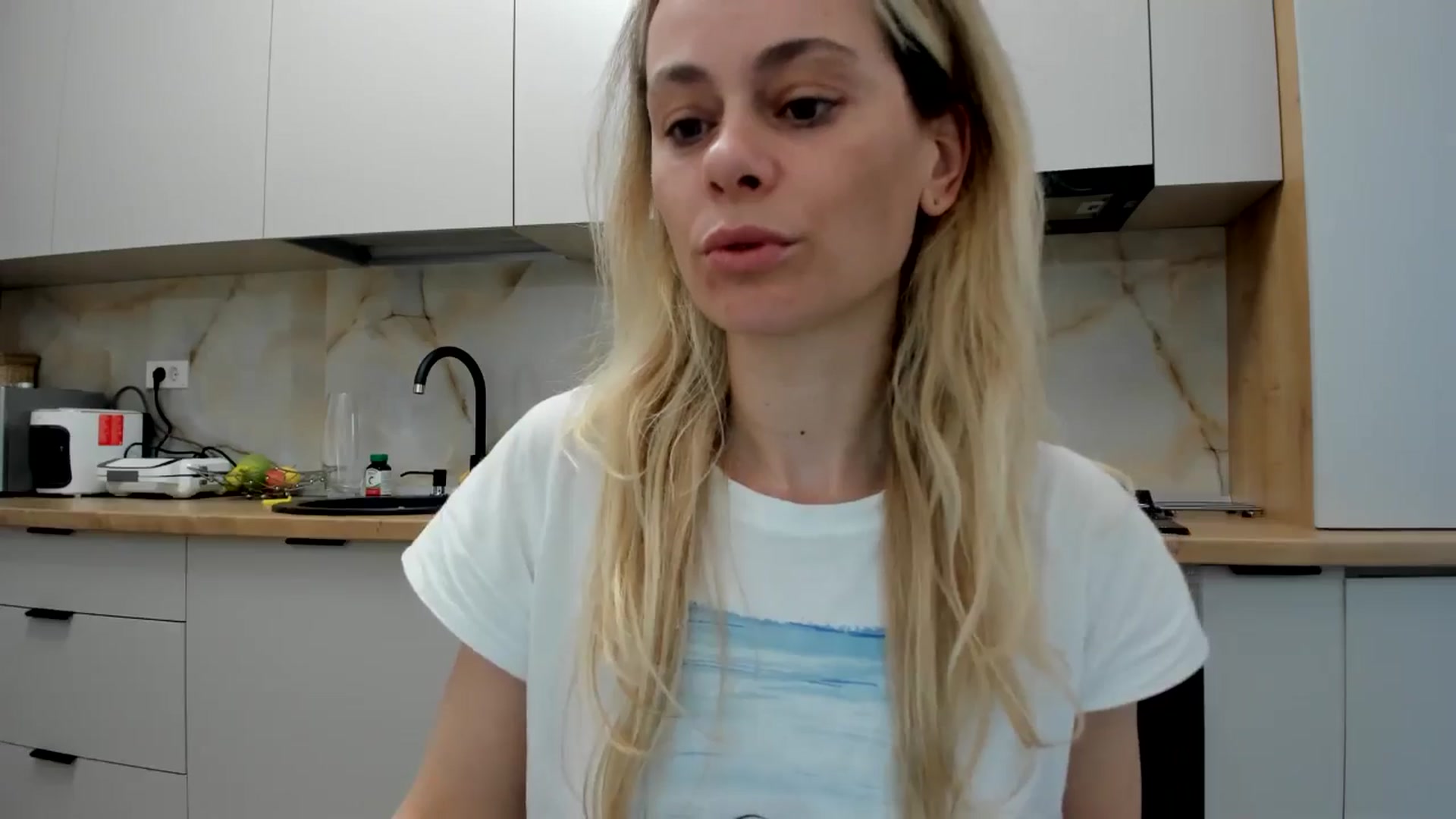 Gallery image thumbnail from DebbyPaige's myfreecams stream on, 04/28/2024, 17:27 image 10 of 20