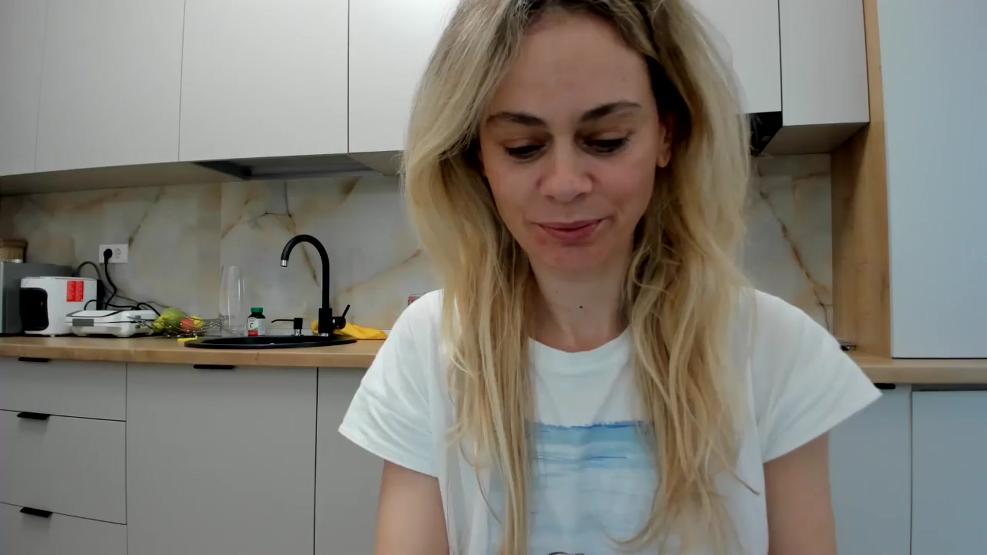 Gallery image thumbnail from DebbyPaige's myfreecams stream on, 04/28/2024, 17:27 image 6 of 20