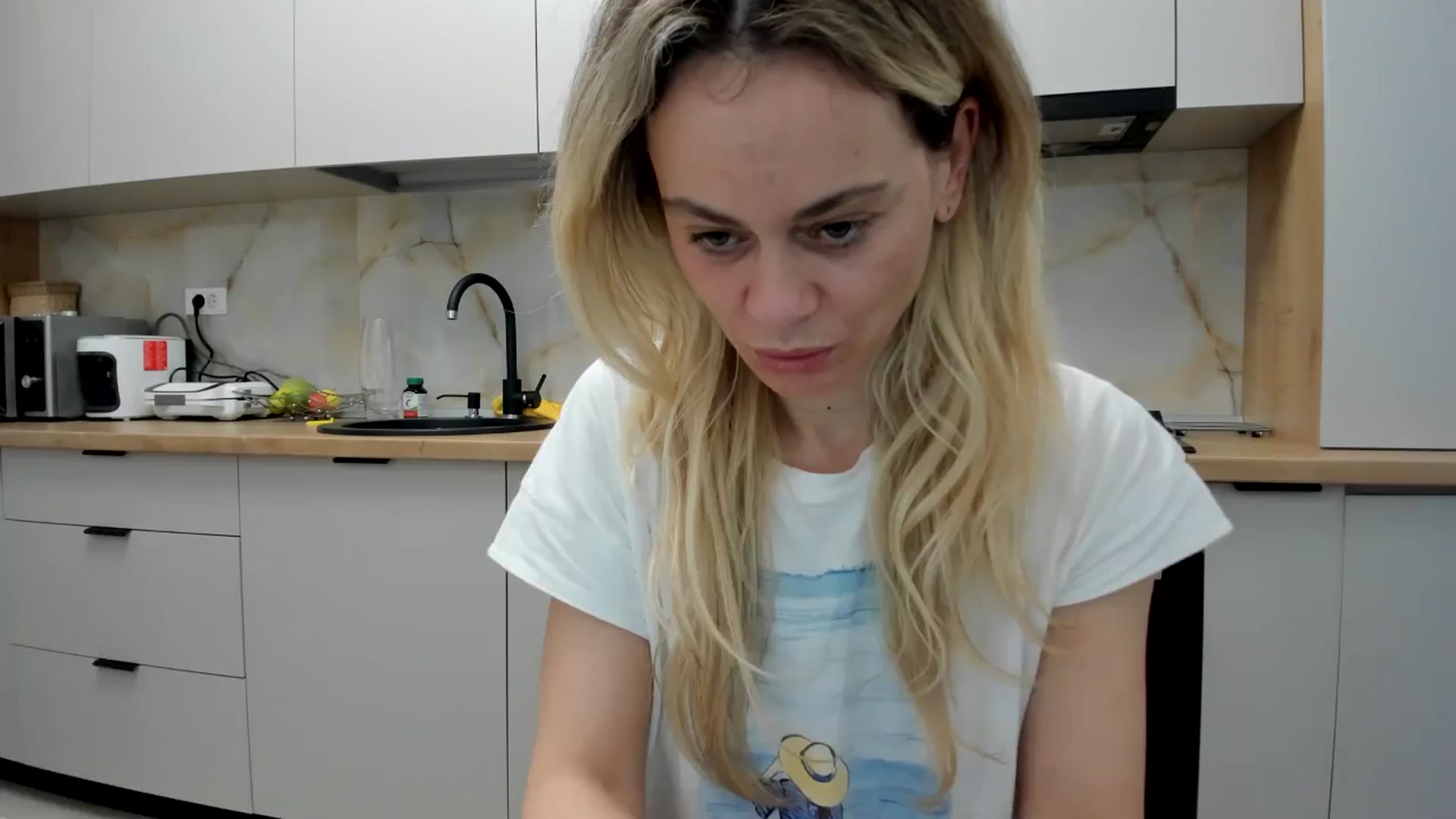 Gallery image thumbnail from DebbyPaige's myfreecams stream on, 04/28/2024, 17:27 image 16 of 20