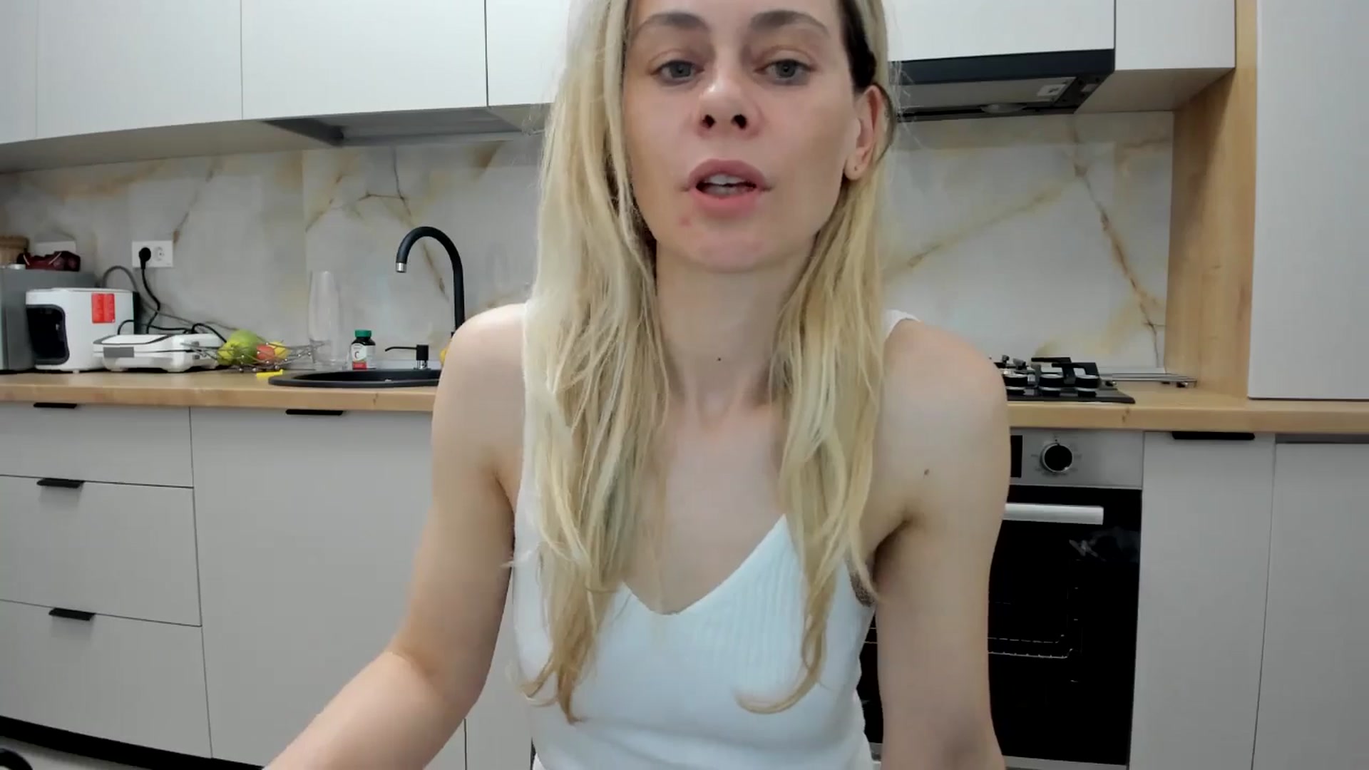 Gallery image thumbnail from DebbyPaige's myfreecams stream on, 04/28/2024, 19:07 image 3 of 20