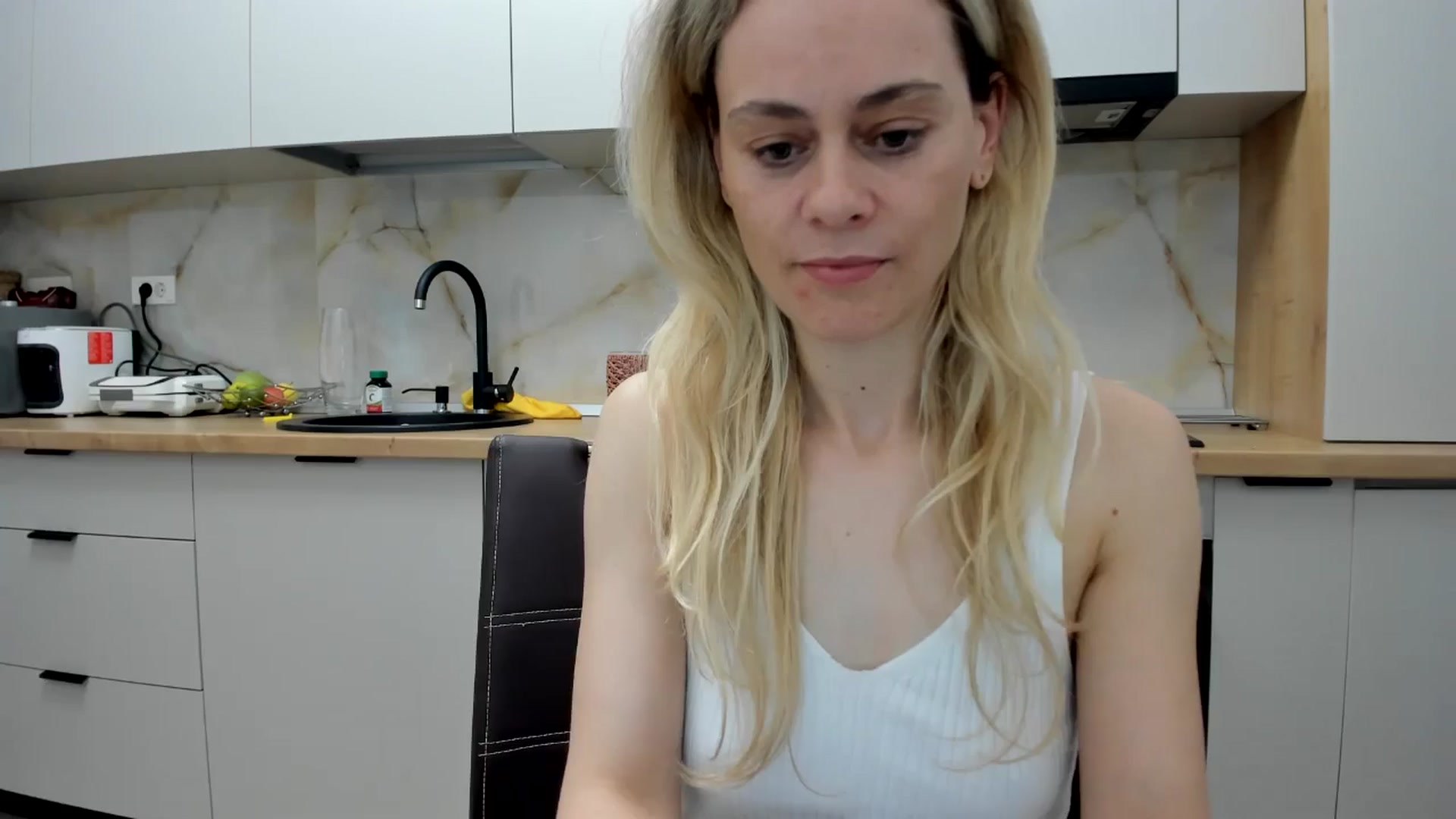 Gallery image thumbnail from DebbyPaige's myfreecams stream on, 04/28/2024, 19:07 image 19 of 20