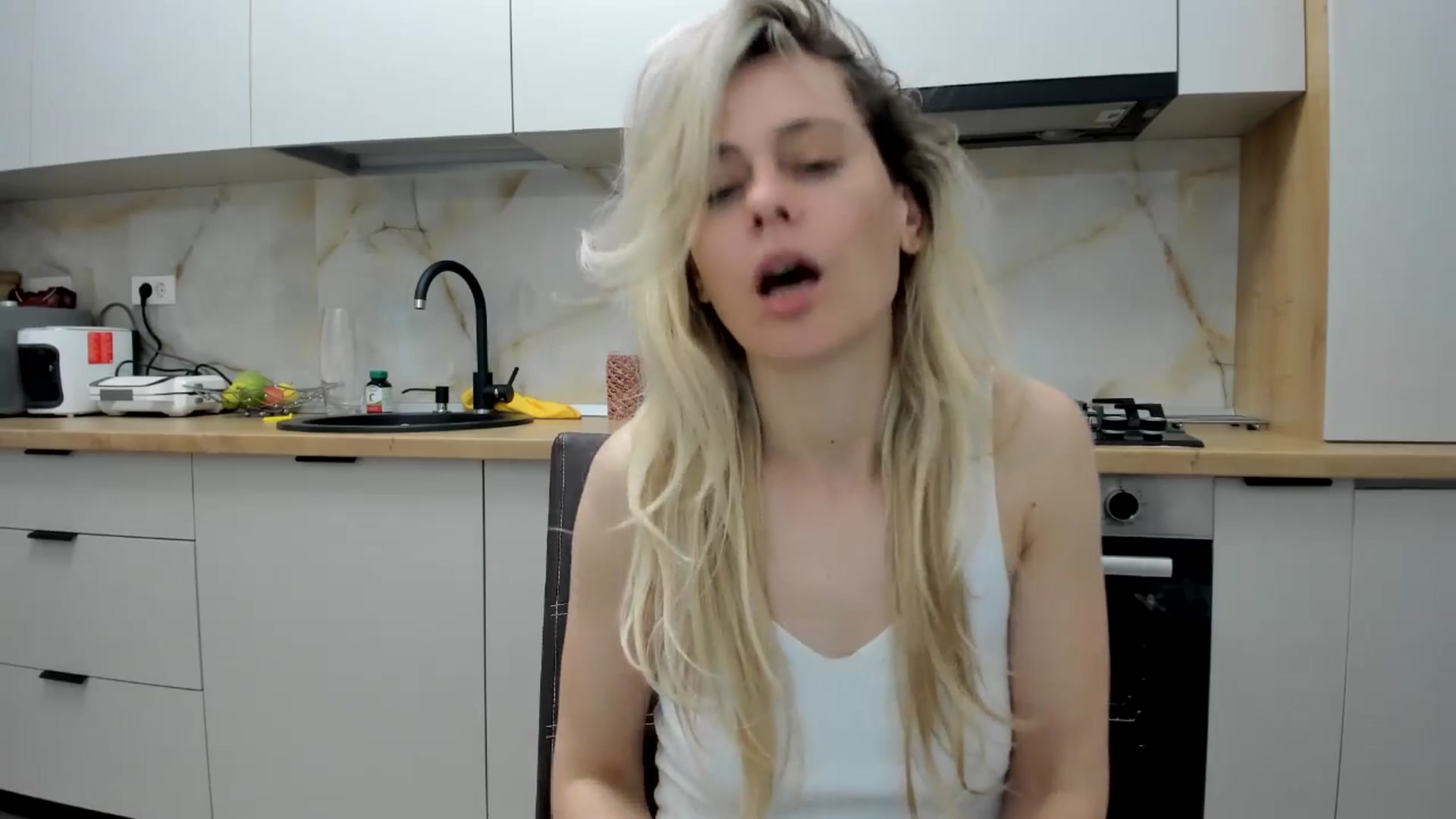 Gallery image thumbnail from DebbyPaige's myfreecams stream on, 04/28/2024, 19:58 image 9 of 20