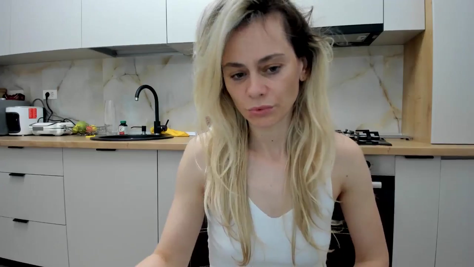 Gallery image thumbnail from DebbyPaige's myfreecams stream on, 04/28/2024, 19:58 image 18 of 20