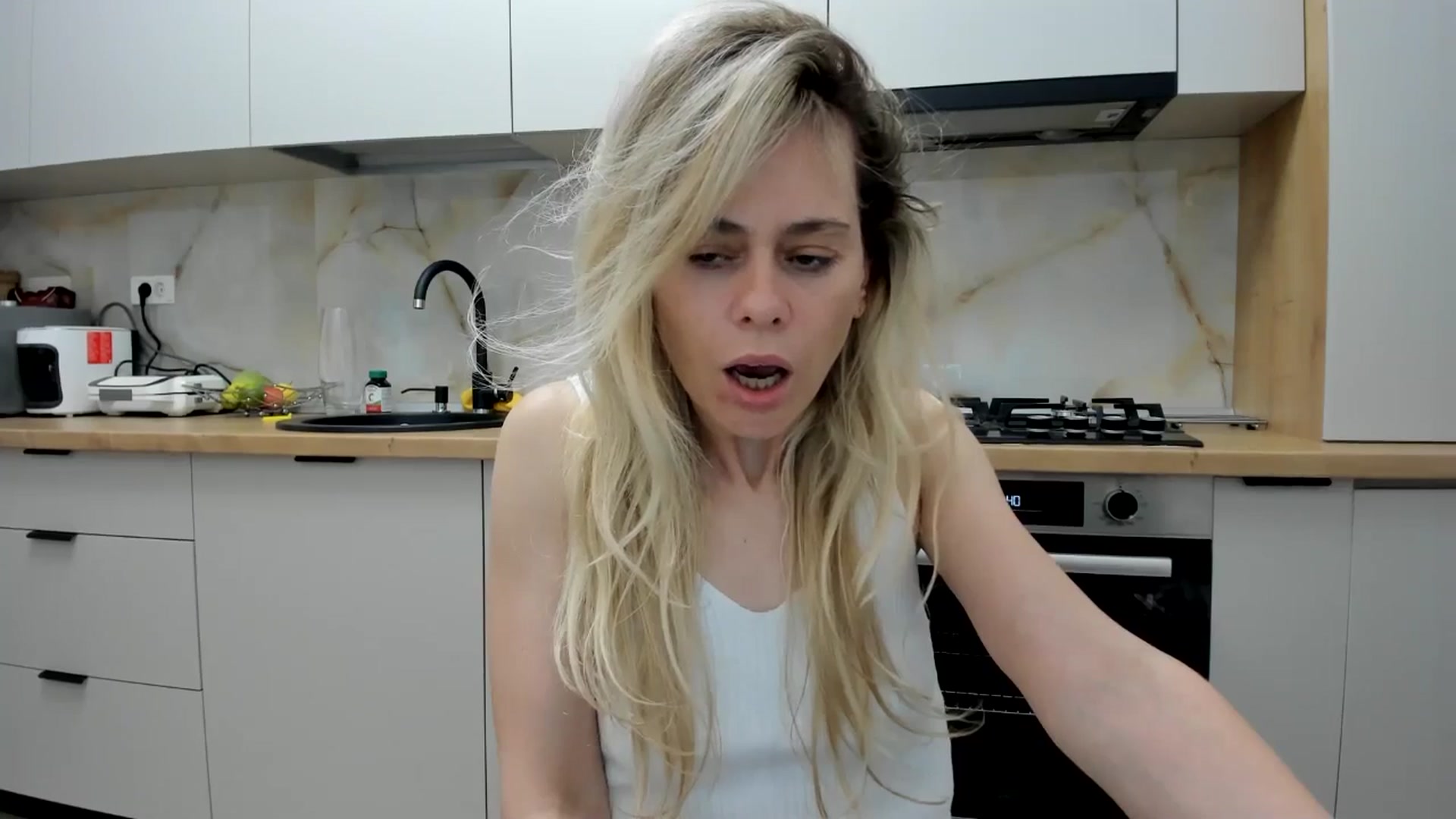 Gallery image thumbnail from DebbyPaige's myfreecams stream on, 04/28/2024, 19:58 image 13 of 20