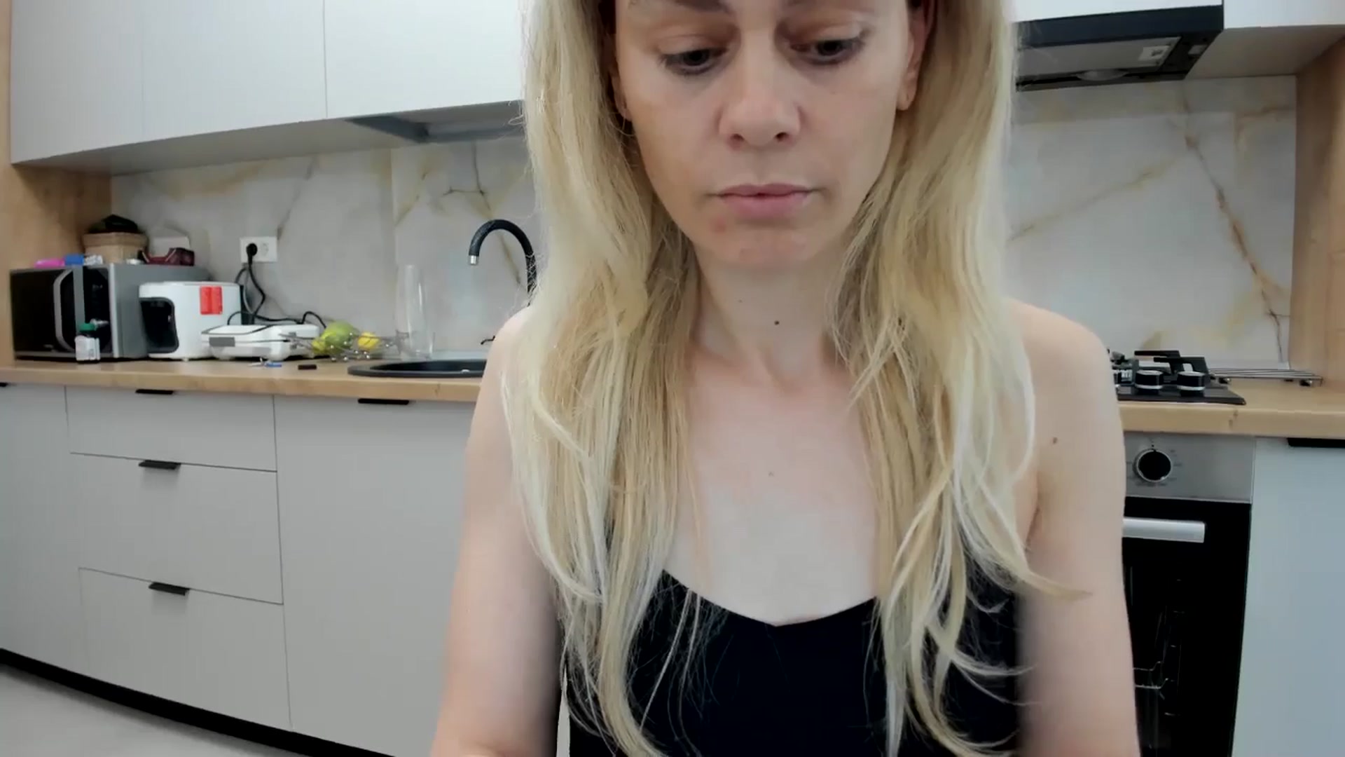 Gallery image thumbnail from DebbyPaige's myfreecams stream on, 04/29/2024, 15:30 image 15 of 20