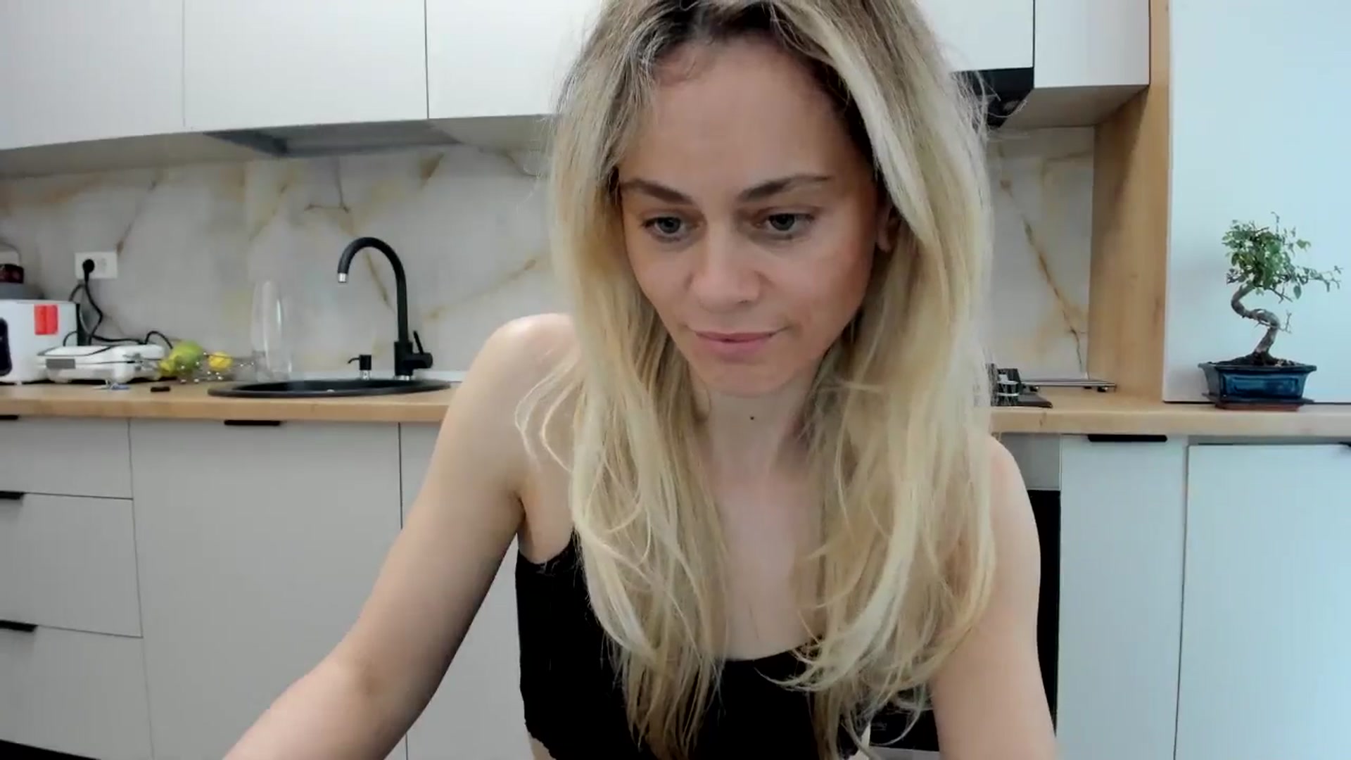 Gallery image thumbnail from DebbyPaige's myfreecams stream on, 04/29/2024, 15:30 image 7 of 20