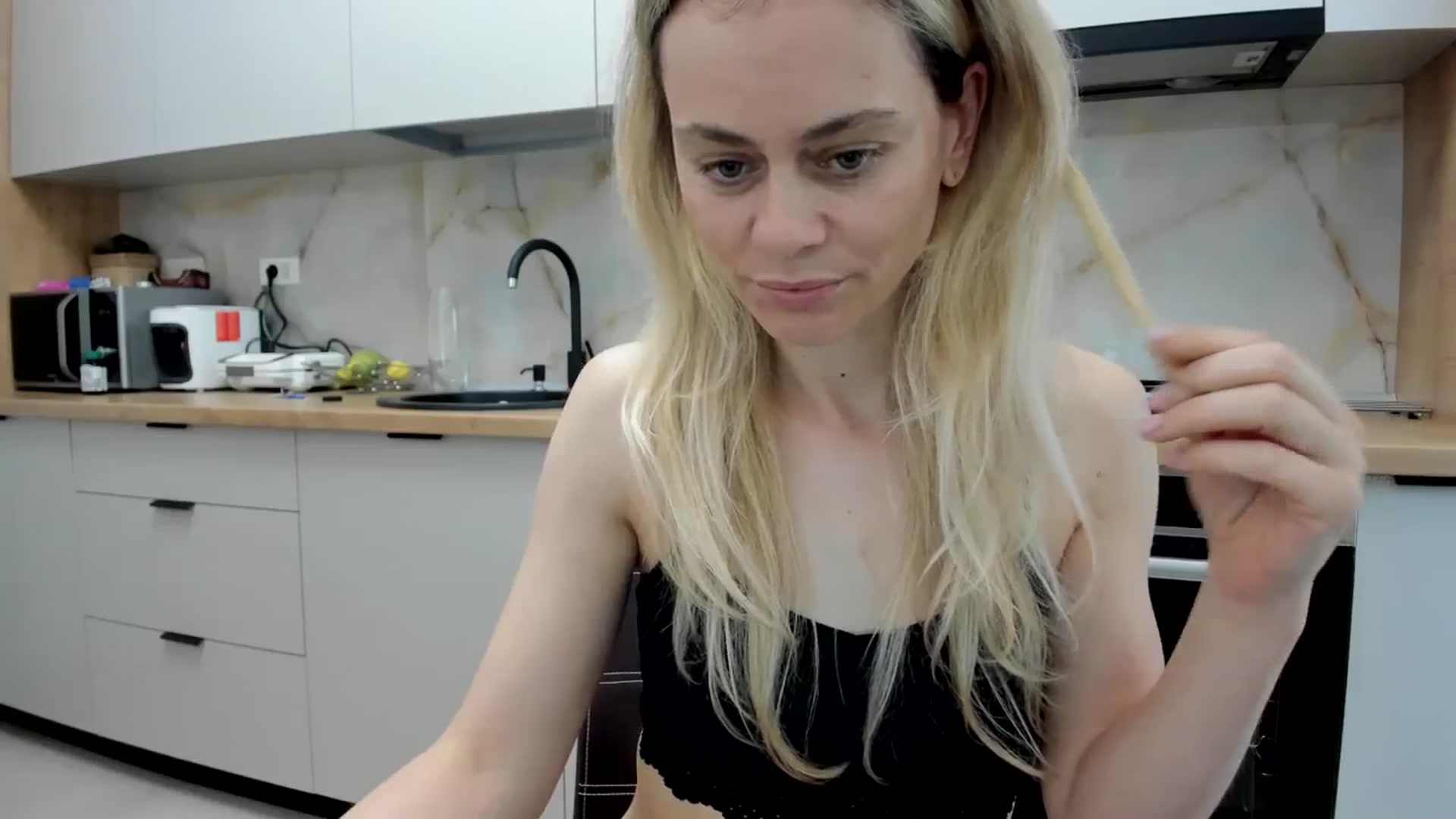 Gallery image thumbnail from DebbyPaige's myfreecams stream on, 04/29/2024, 15:30 image 14 of 20