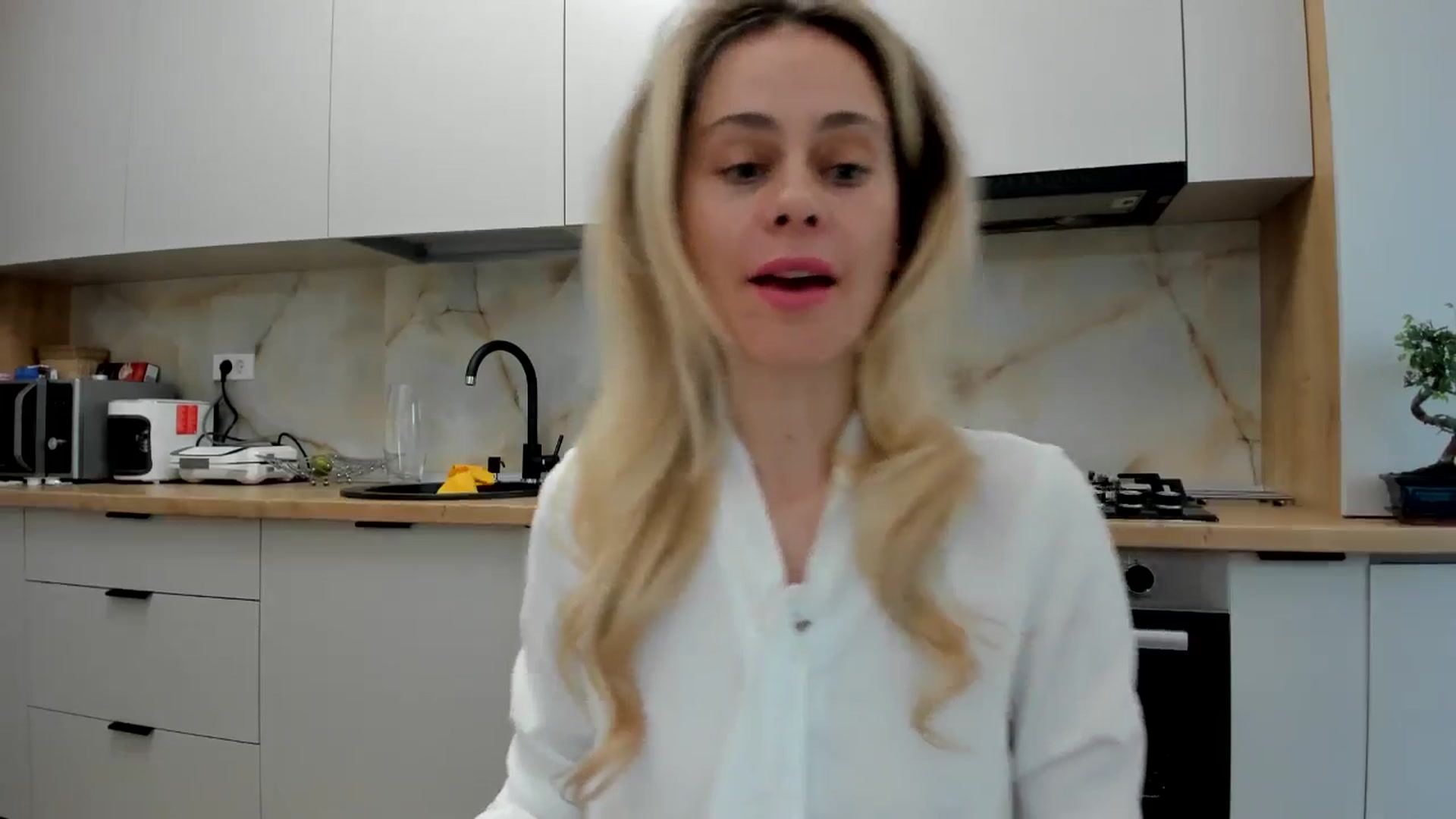 Gallery image thumbnail from DebbyPaige's myfreecams stream on, 05/01/2024, 16:43 image 10 of 20