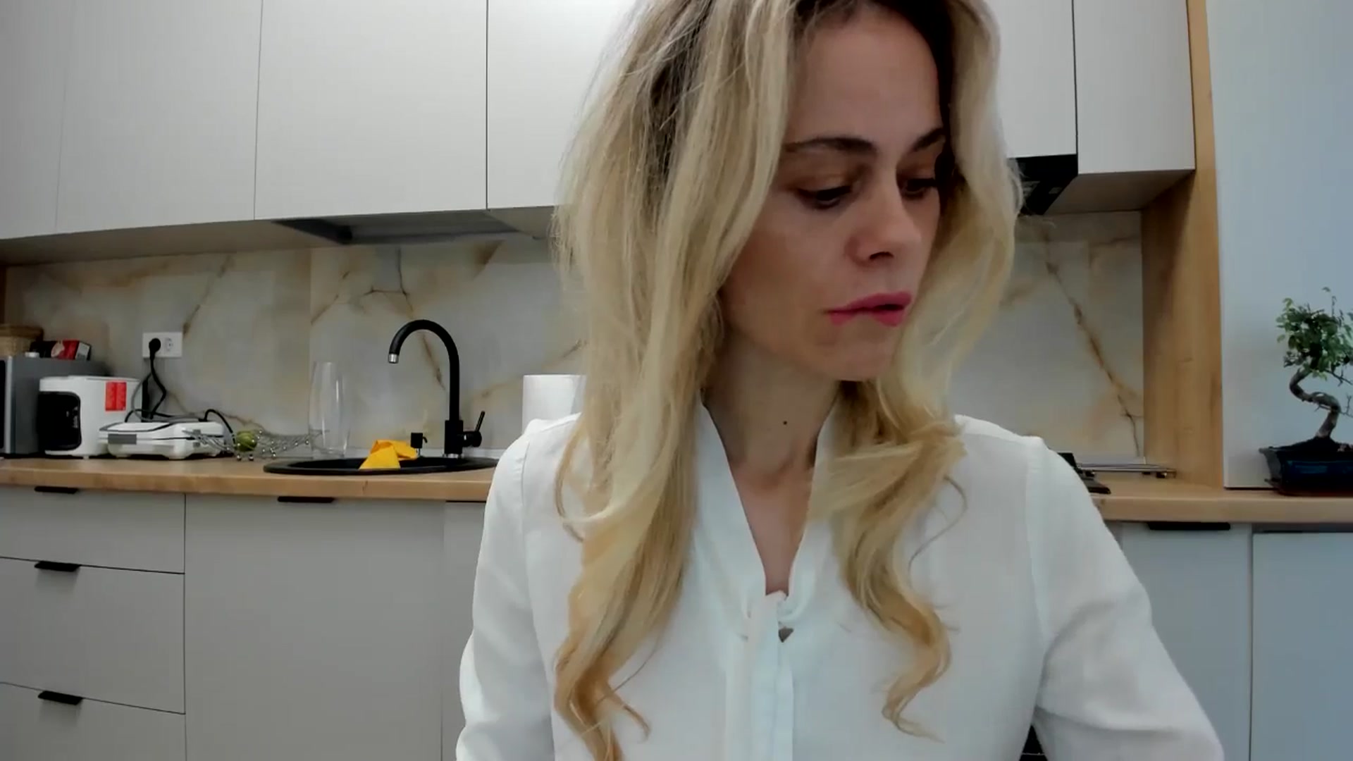 Gallery image thumbnail from DebbyPaige's myfreecams stream on, 05/01/2024, 16:43 image 19 of 20
