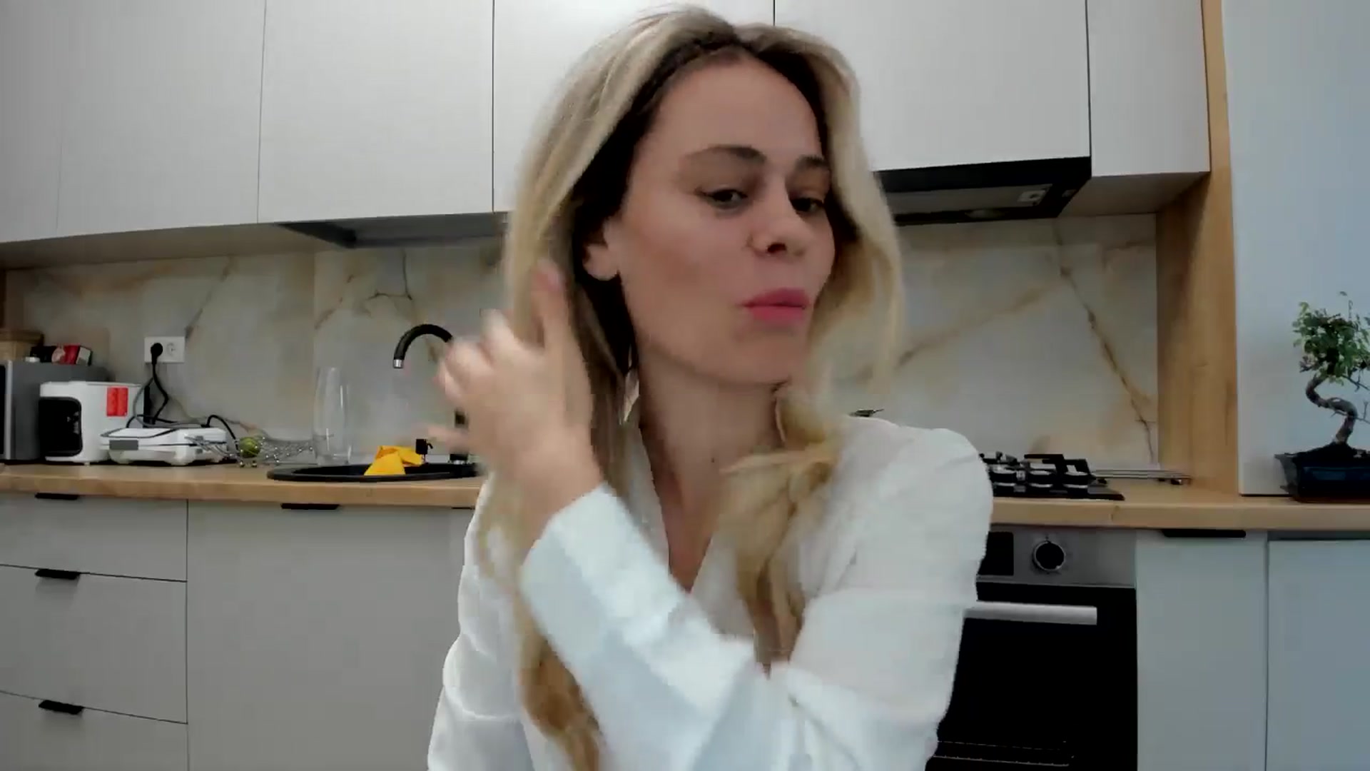 Gallery image thumbnail from DebbyPaige's myfreecams stream on, 05/01/2024, 16:43 image 20 of 20