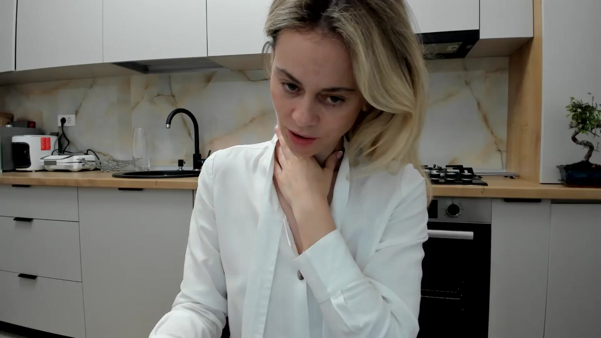 Gallery image thumbnail from DebbyPaige's myfreecams stream on, 05/01/2024, 20:20 image 17 of 20