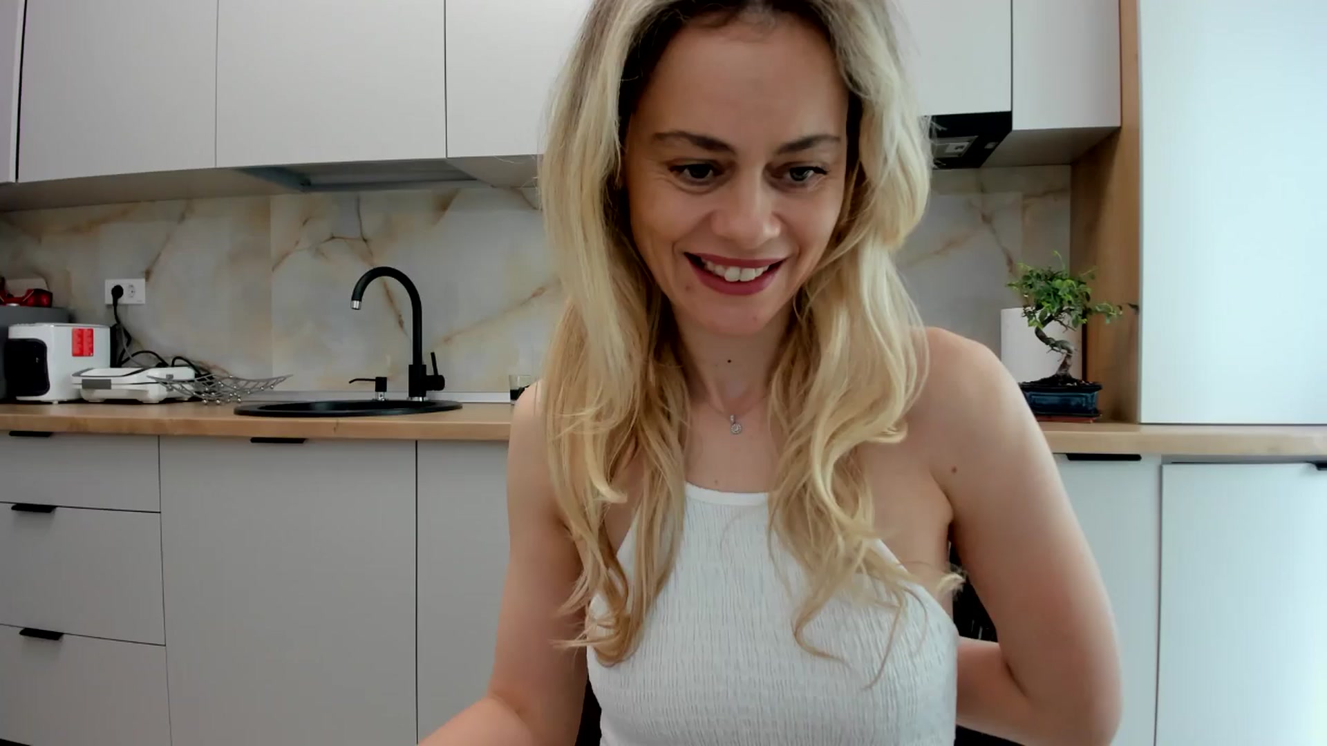 Gallery image thumbnail from DebbyPaige's myfreecams stream on, 05/02/2024, 12:20 image 1 of 20