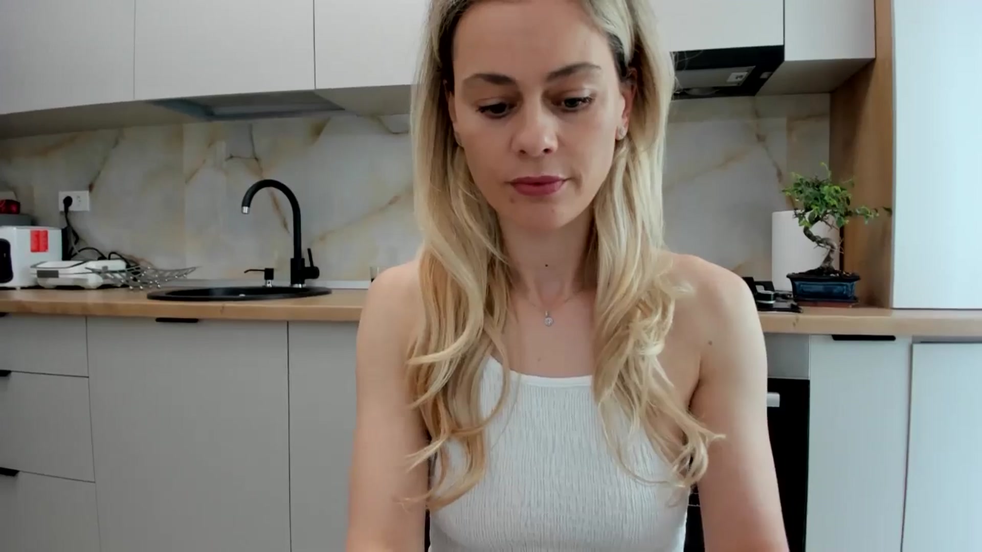 Gallery image thumbnail from DebbyPaige's myfreecams stream on, 05/02/2024, 12:20 image 4 of 20