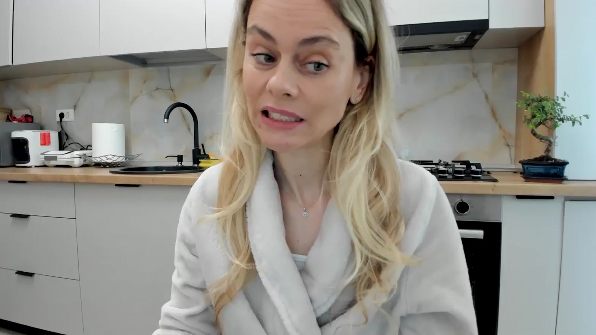 Gallery image thumbnail from DebbyPaige's myfreecams stream on, 05/02/2024, 12:50 image 4 of 20