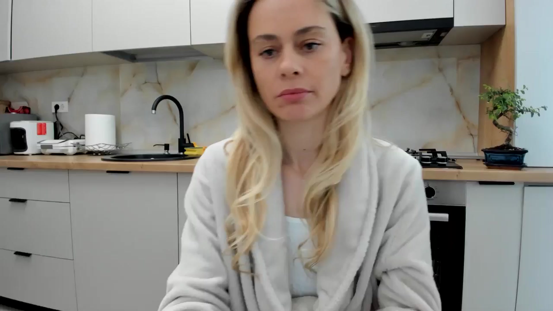 Gallery image thumbnail from DebbyPaige's myfreecams stream on, 05/02/2024, 12:50 image 18 of 20