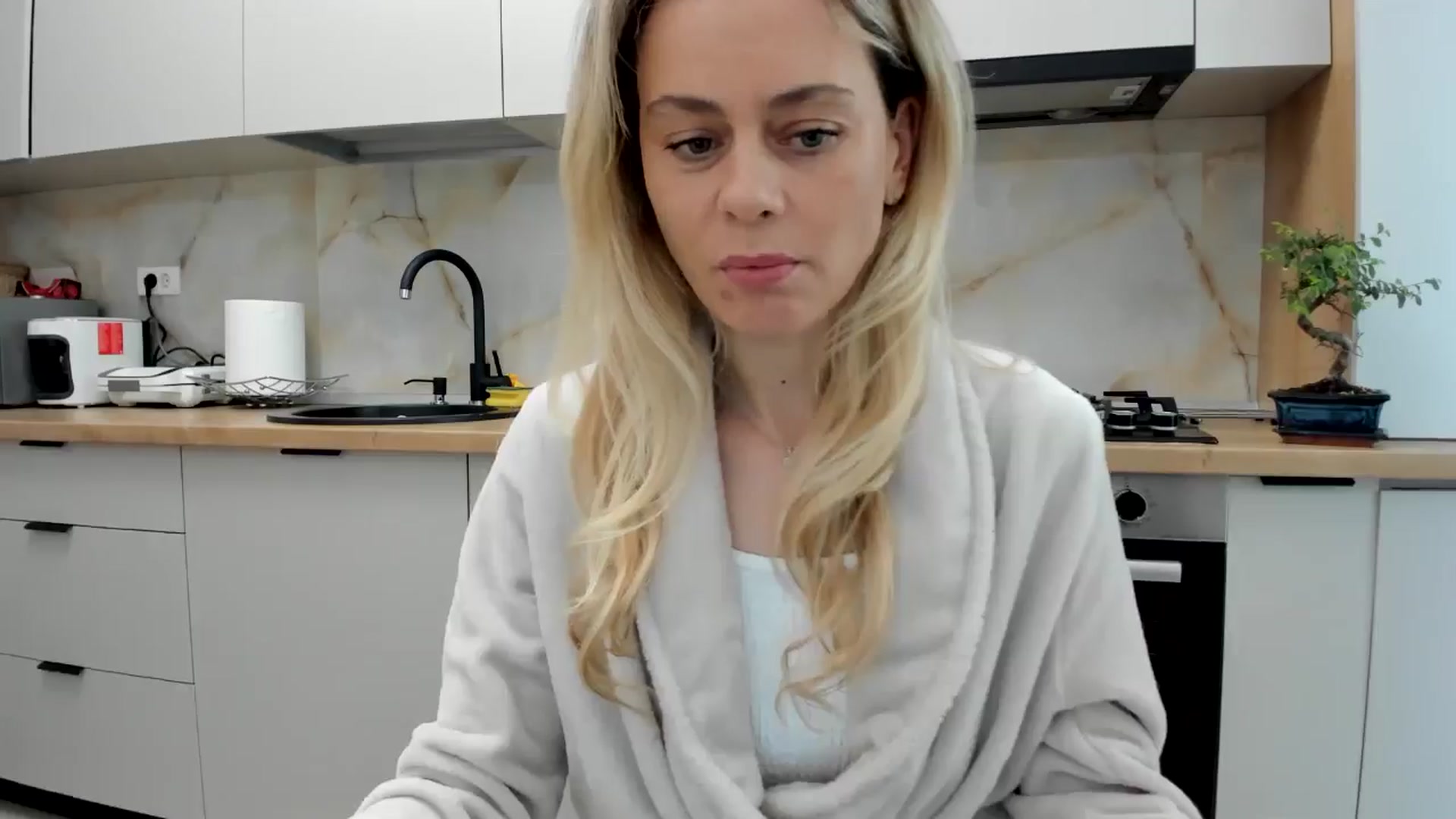 Gallery image thumbnail from DebbyPaige's myfreecams stream on, 05/02/2024, 12:50 image 17 of 20