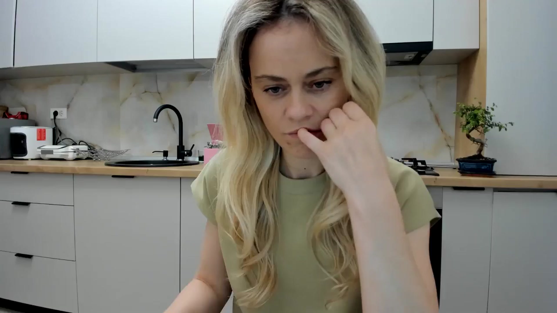 Gallery image thumbnail from DebbyPaige's myfreecams stream on, 05/02/2024, 18:41 image 5 of 20