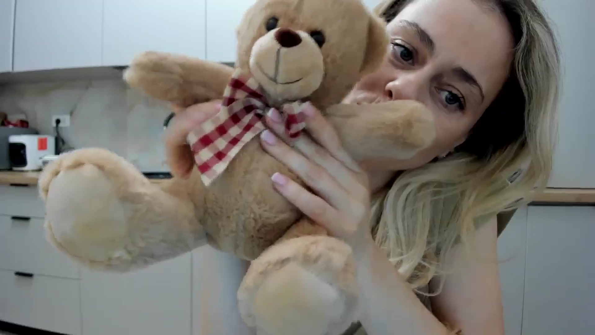 Gallery image thumbnail from DebbyPaige's myfreecams stream on, 05/02/2024, 18:41 image 8 of 20