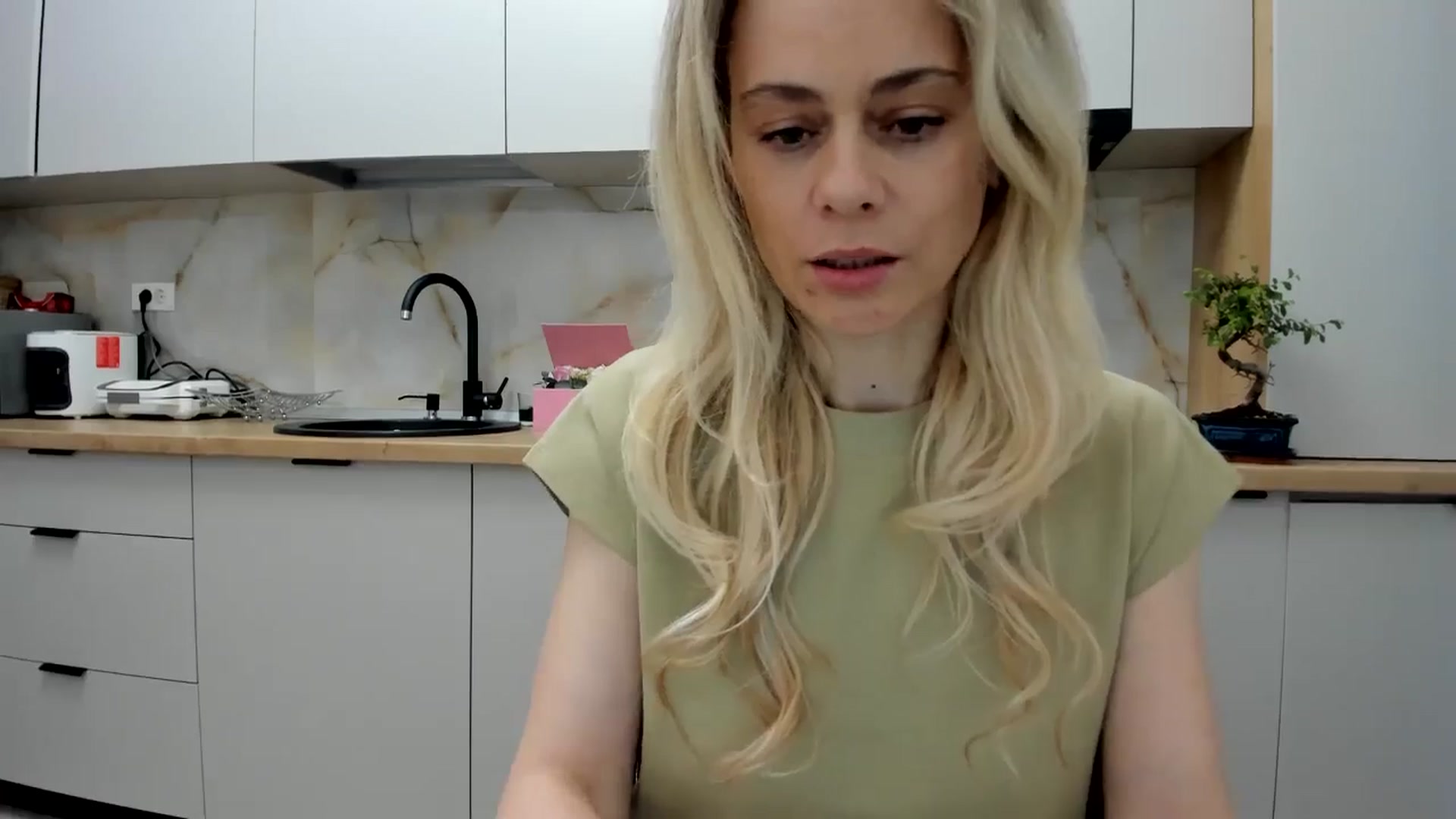 Gallery image thumbnail from DebbyPaige's myfreecams stream on, 05/02/2024, 18:41 image 4 of 20