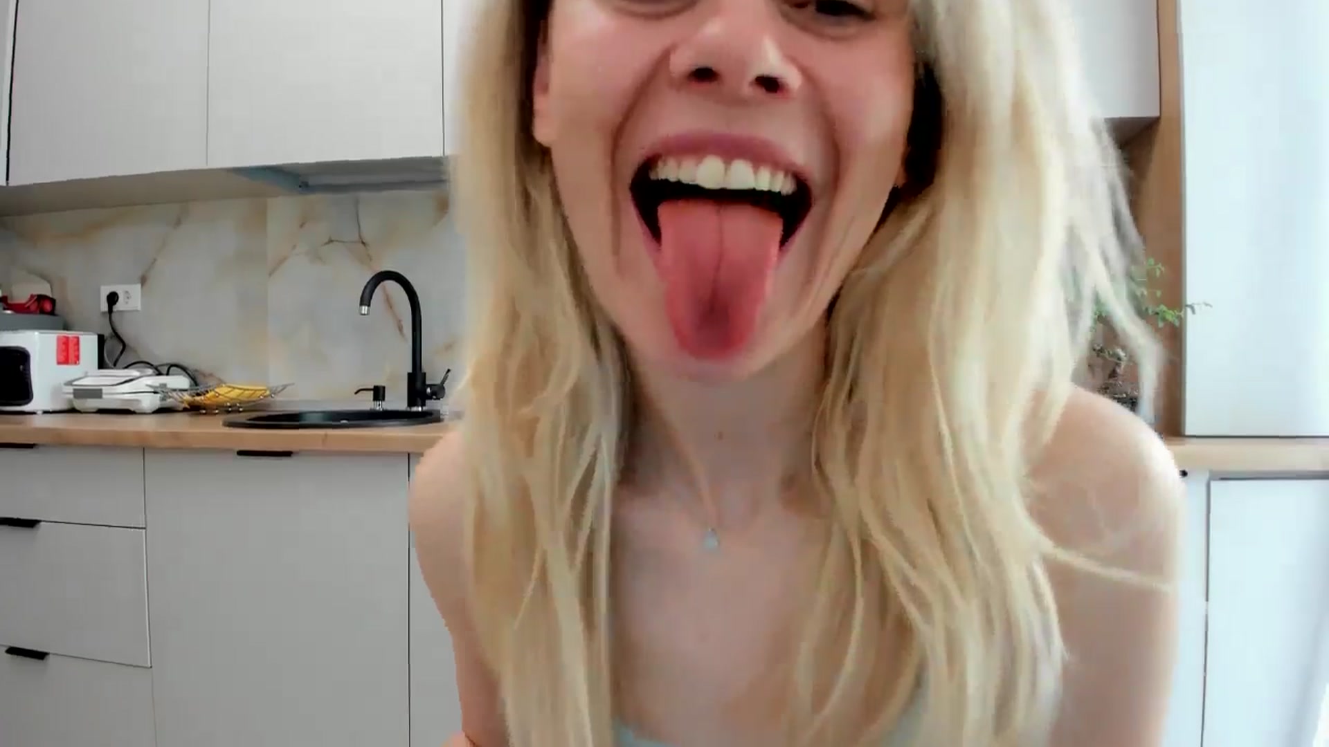 Gallery image thumbnail from DebbyPaige's myfreecams stream on, 05/07/2024, 09:53 image 5 of 20