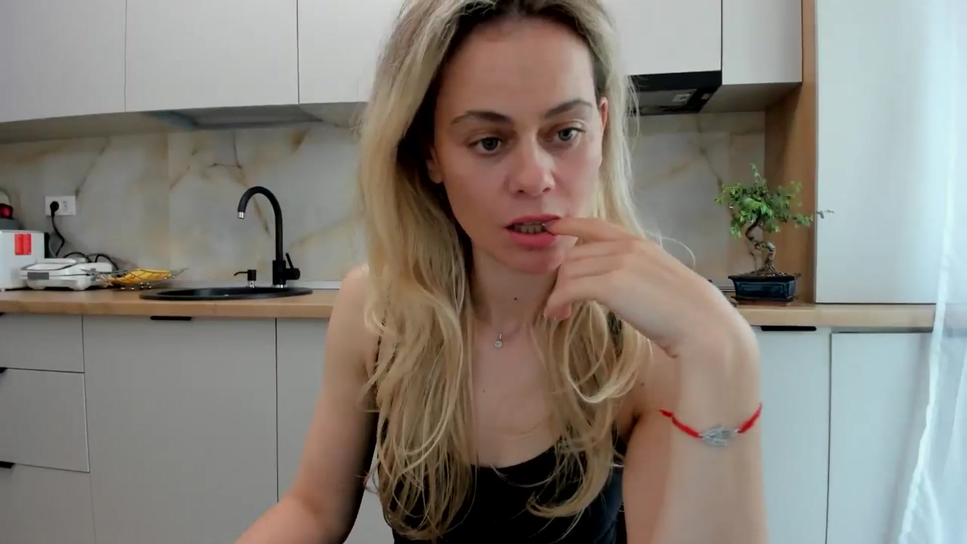 Gallery image thumbnail from DebbyPaige's myfreecams stream on, 05/07/2024, 14:18 image 7 of 20
