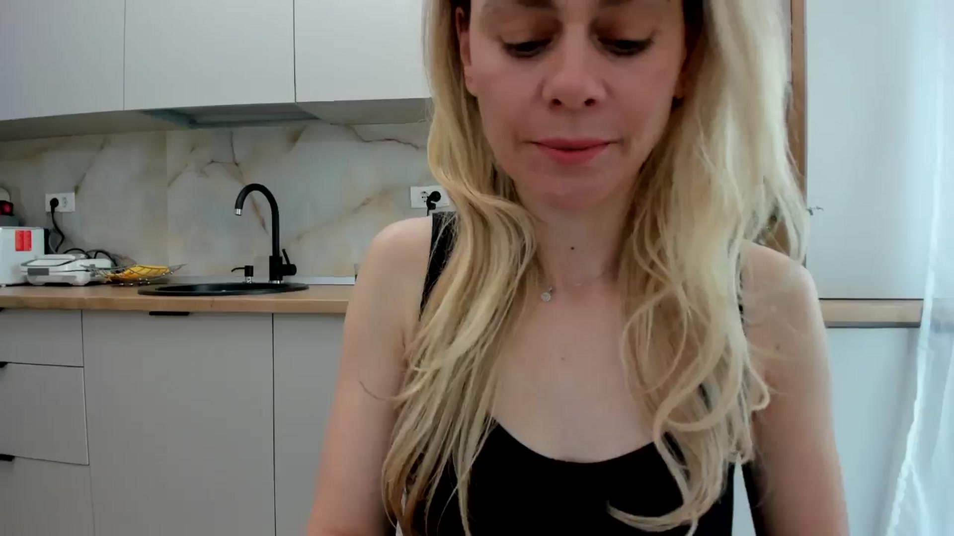 Gallery image thumbnail from DebbyPaige's myfreecams stream on, 05/07/2024, 14:18 image 6 of 20