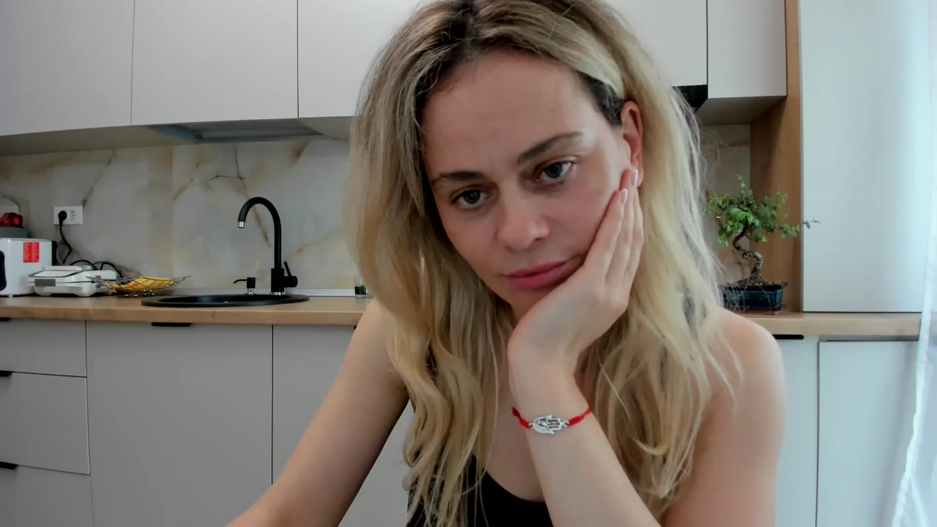 Gallery image thumbnail from DebbyPaige's myfreecams stream on, 05/07/2024, 14:18 image 13 of 20