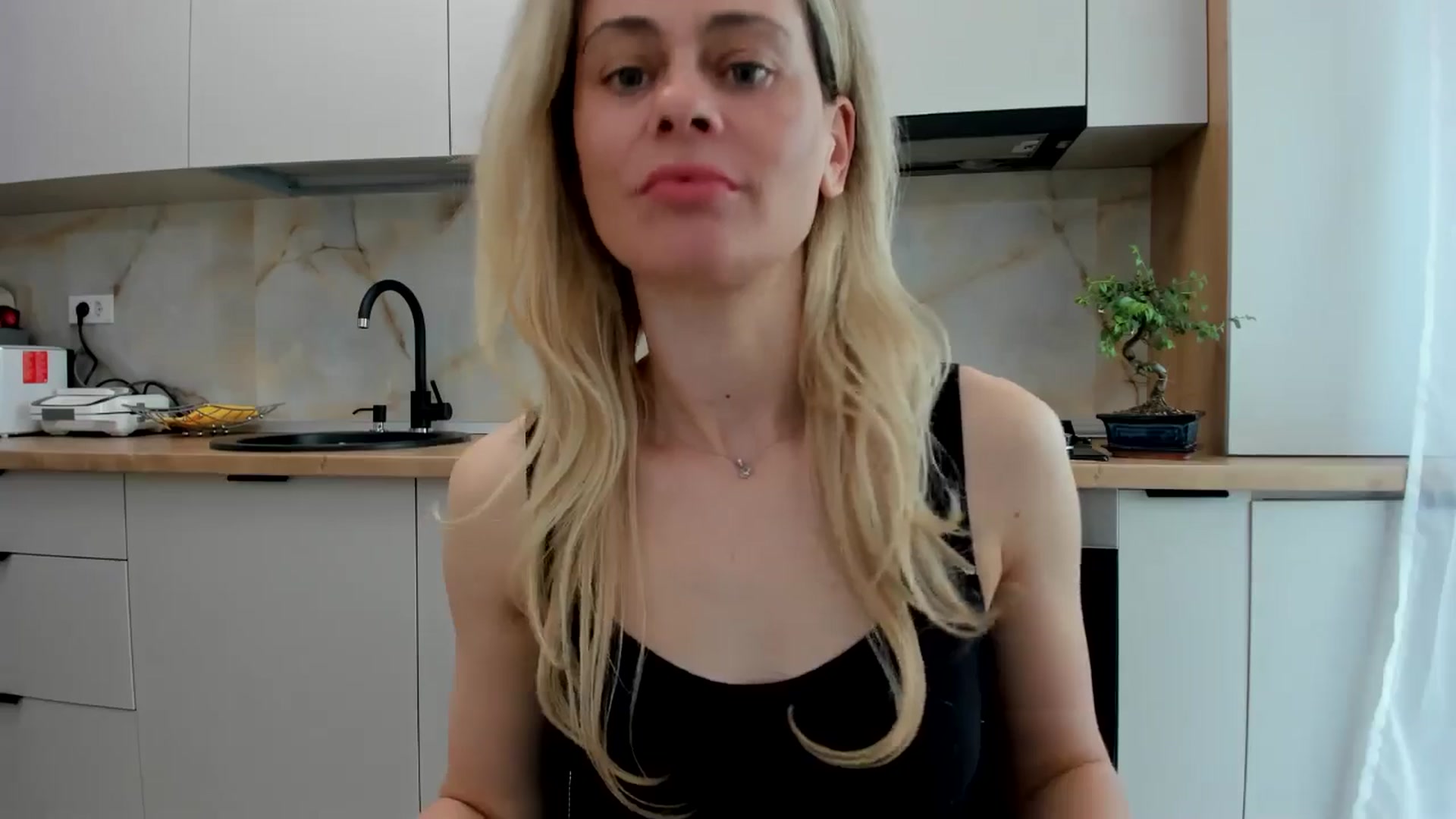 Gallery image thumbnail from DebbyPaige's myfreecams stream on, 05/07/2024, 14:18 image 3 of 20