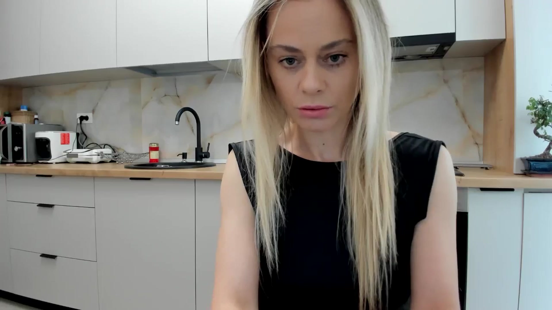 Gallery image thumbnail from DebbyPaige's myfreecams stream on, 05/09/2024, 10:42 image 8 of 20