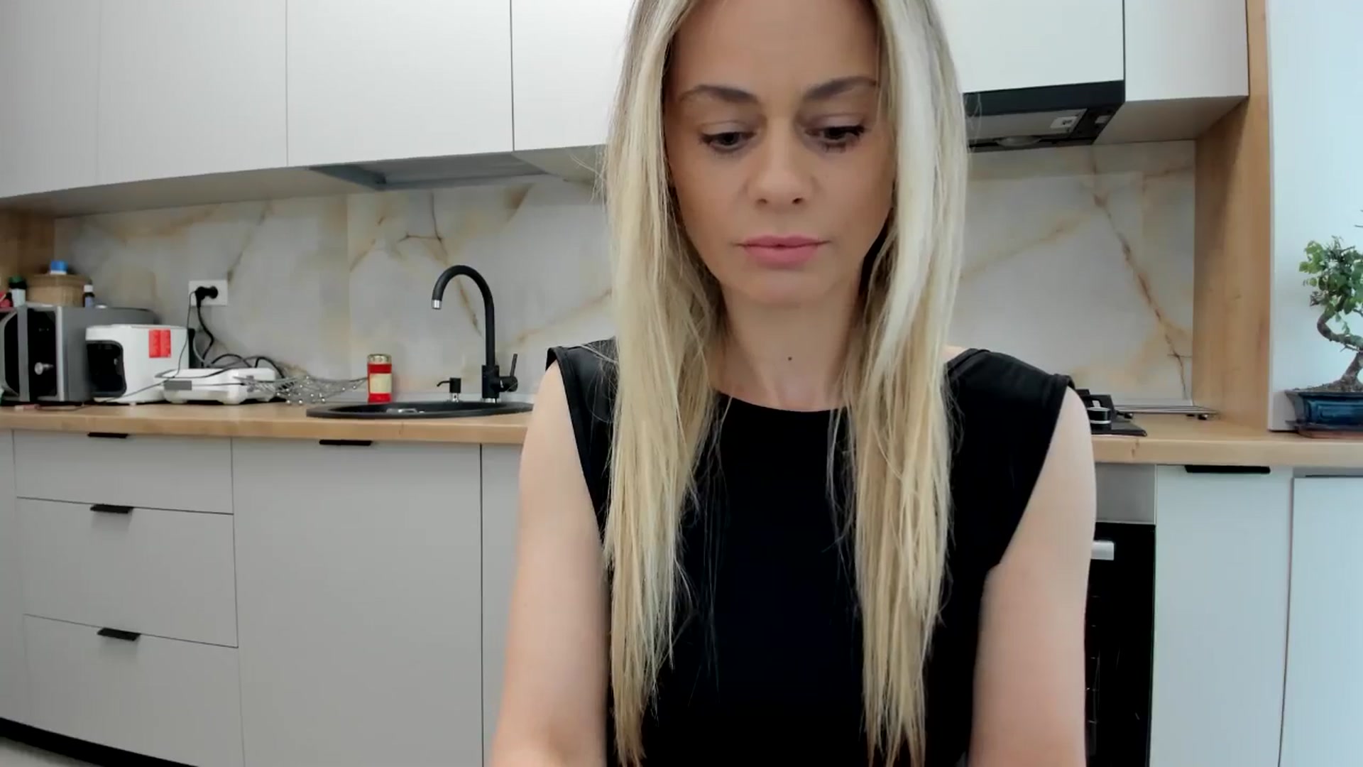 Gallery image thumbnail from DebbyPaige's myfreecams stream on, 05/09/2024, 10:42 image 12 of 20