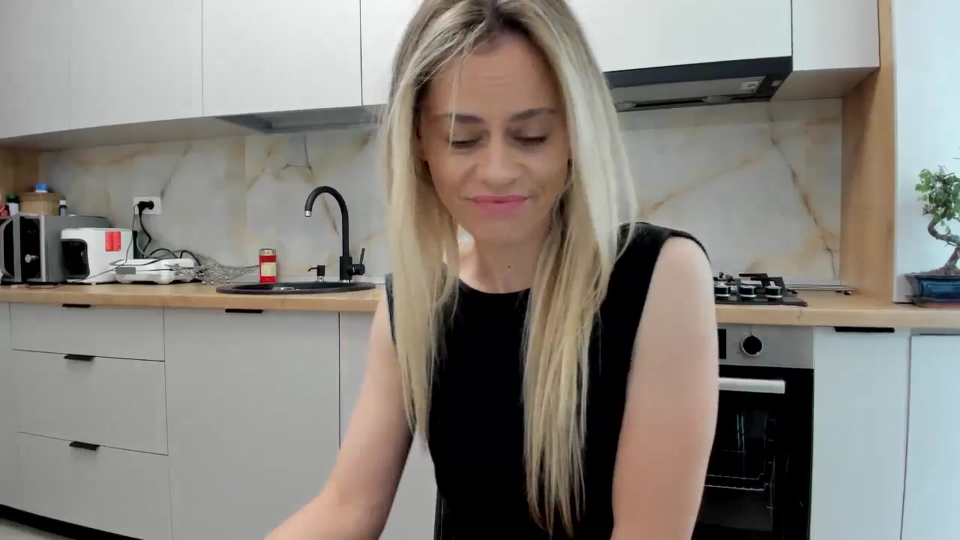 Gallery image thumbnail from DebbyPaige's myfreecams stream on, 05/09/2024, 10:42 image 10 of 20
