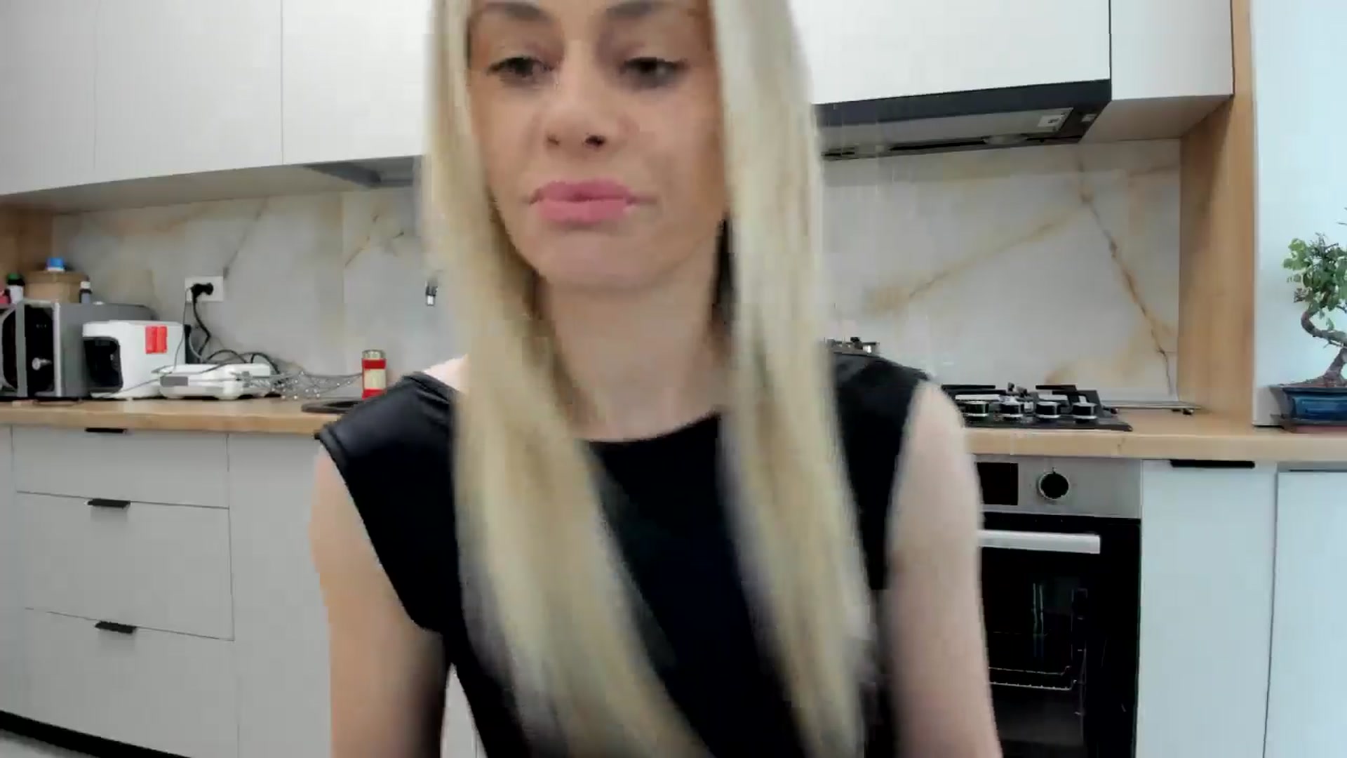 Gallery image thumbnail from DebbyPaige's myfreecams stream on, 05/09/2024, 10:42 image 16 of 20