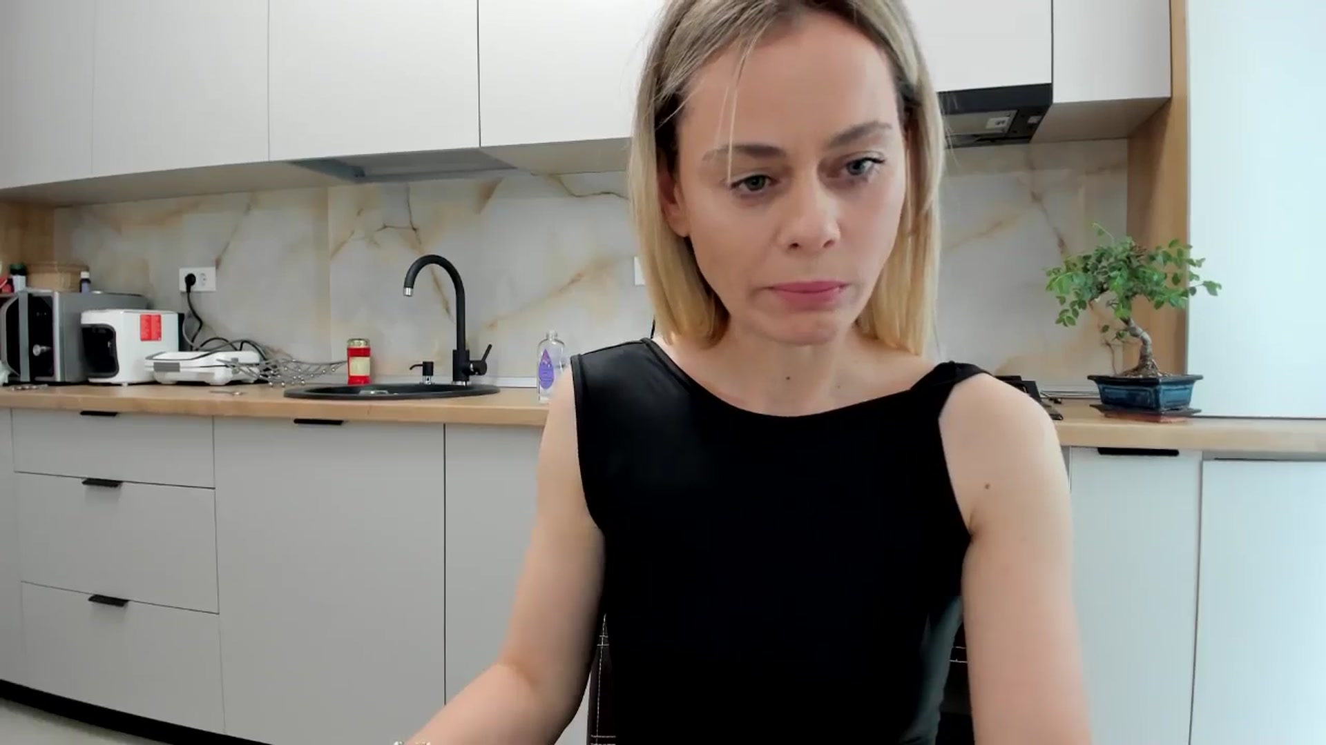 Gallery image thumbnail from DebbyPaige's myfreecams stream on, 05/09/2024, 12:52 image 14 of 20