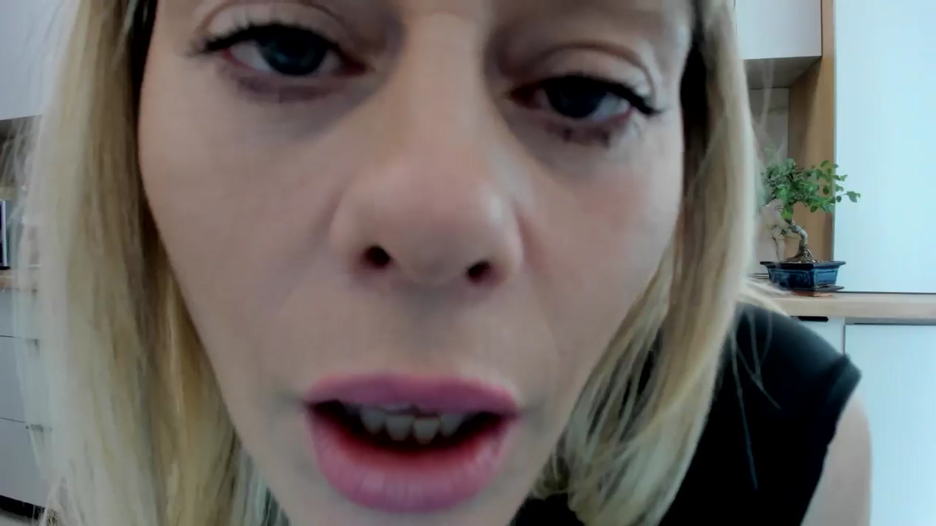 Gallery image thumbnail from DebbyPaige's myfreecams stream on, 05/09/2024, 13:22 image 2 of 20