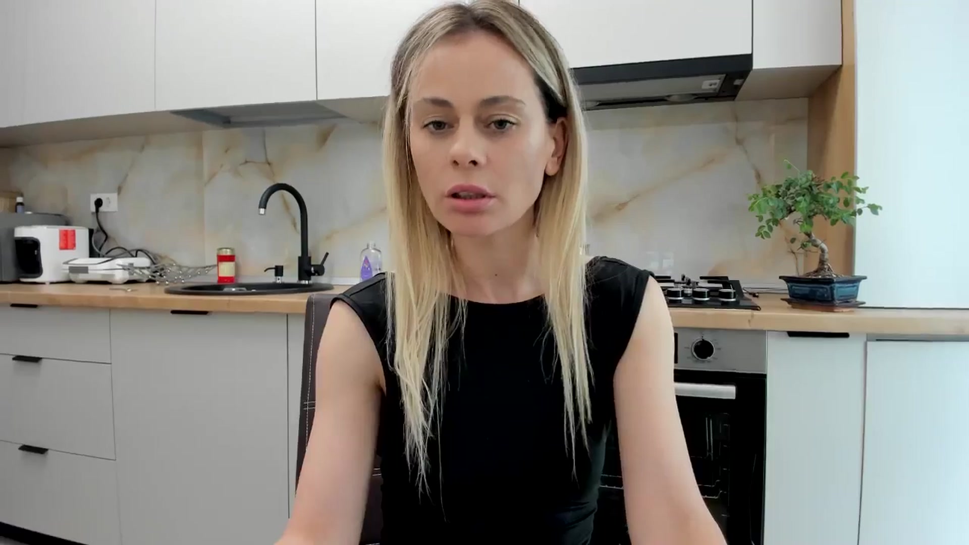 Gallery image thumbnail from DebbyPaige's myfreecams stream on, 05/09/2024, 13:22 image 15 of 20
