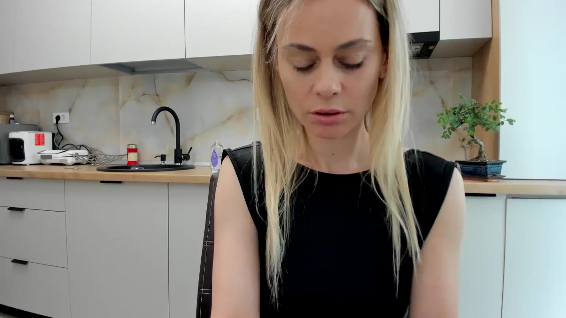 Gallery image thumbnail from DebbyPaige's myfreecams stream on, 05/09/2024, 13:22 image 13 of 20