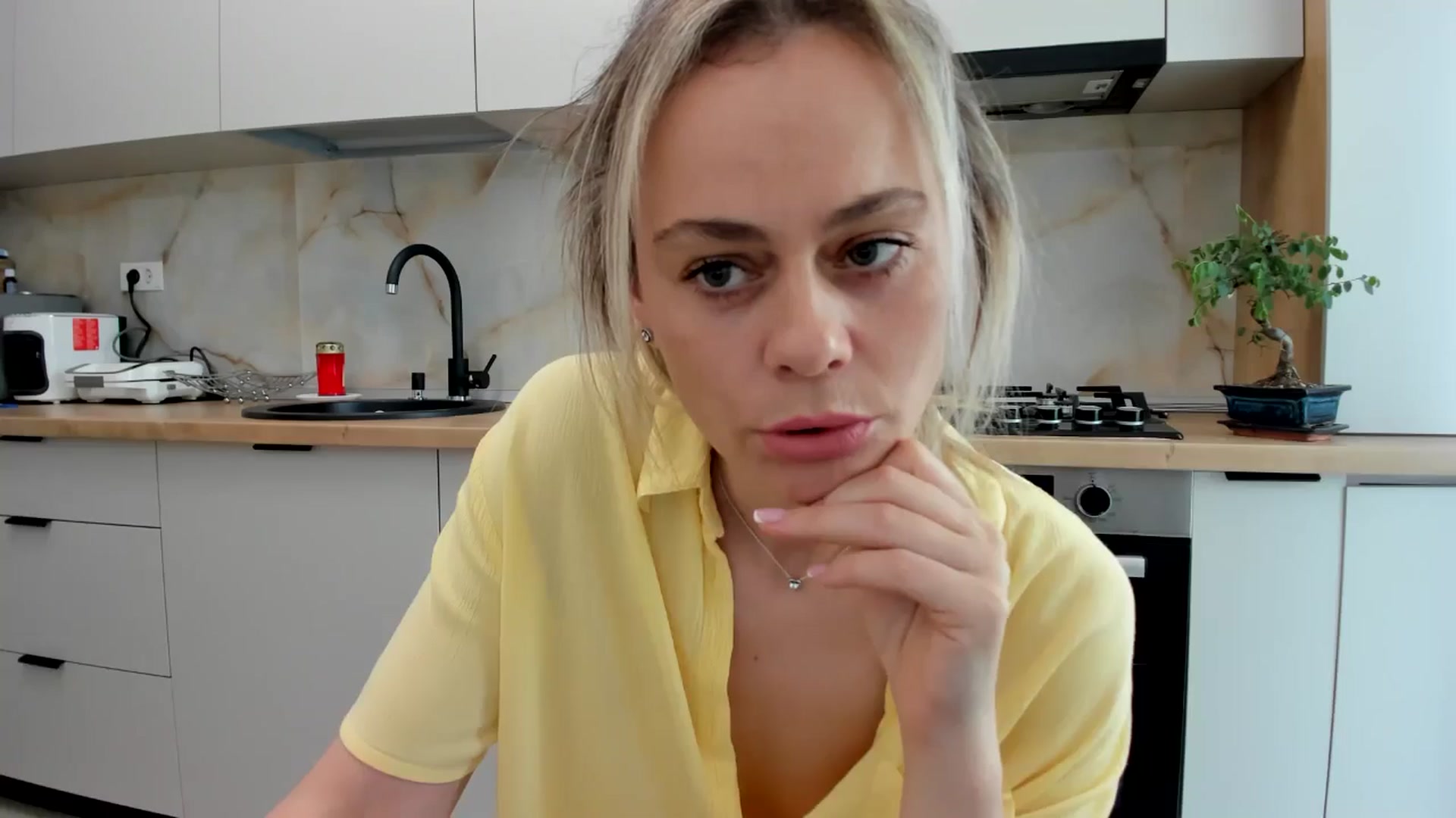 Gallery image thumbnail from DebbyPaige's myfreecams stream on, 05/10/2024, 09:46 image 14 of 20