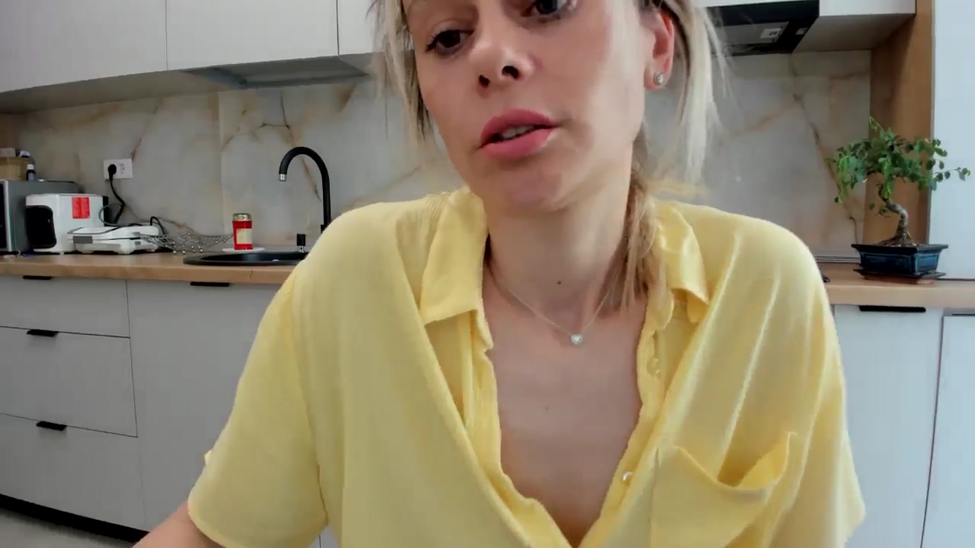 Gallery image thumbnail from DebbyPaige's myfreecams stream on, 05/10/2024, 09:46 image 10 of 20