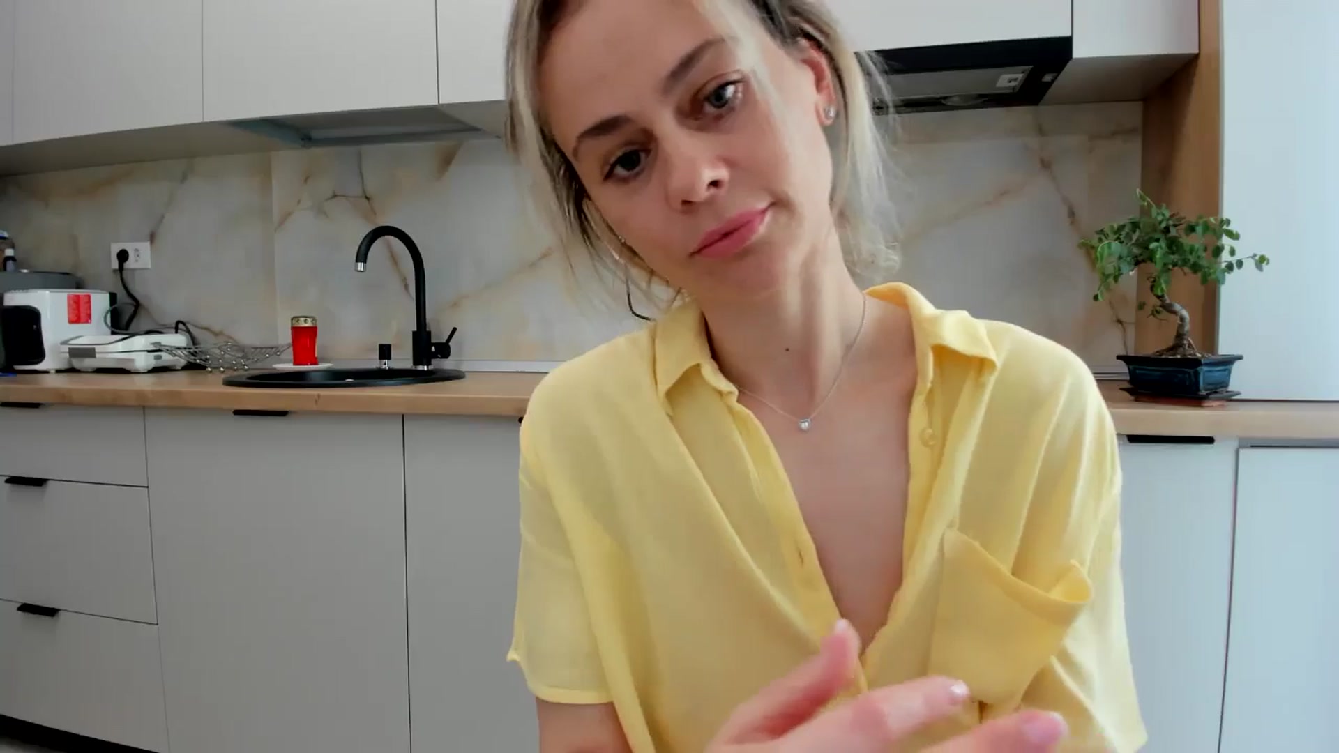 Gallery image thumbnail from DebbyPaige's myfreecams stream on, 05/10/2024, 09:46 image 11 of 20