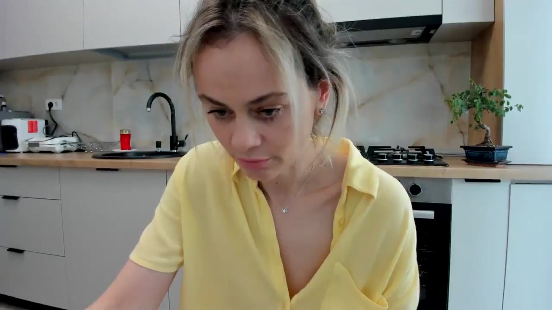 Gallery image thumbnail from DebbyPaige's myfreecams stream on, 05/10/2024, 09:46 image 16 of 20