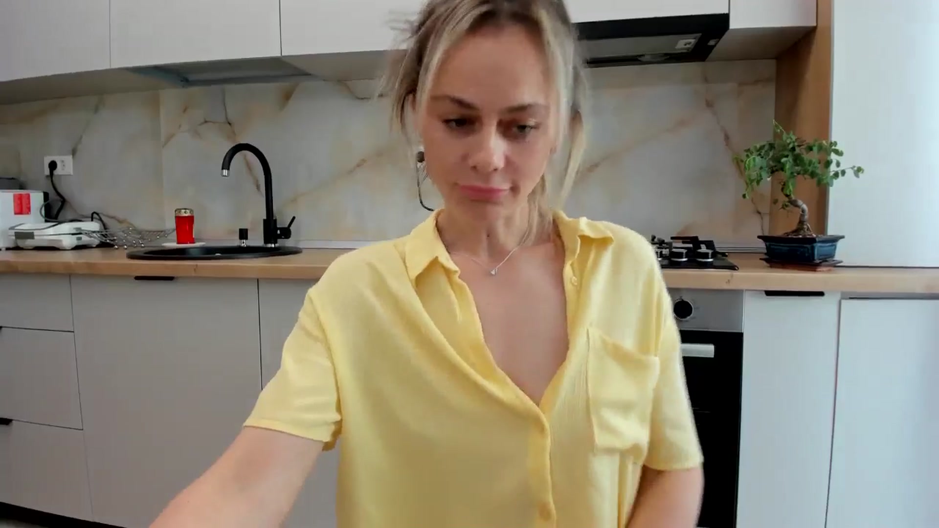 Gallery image thumbnail from DebbyPaige's myfreecams stream on, 05/10/2024, 10:10 image 6 of 20