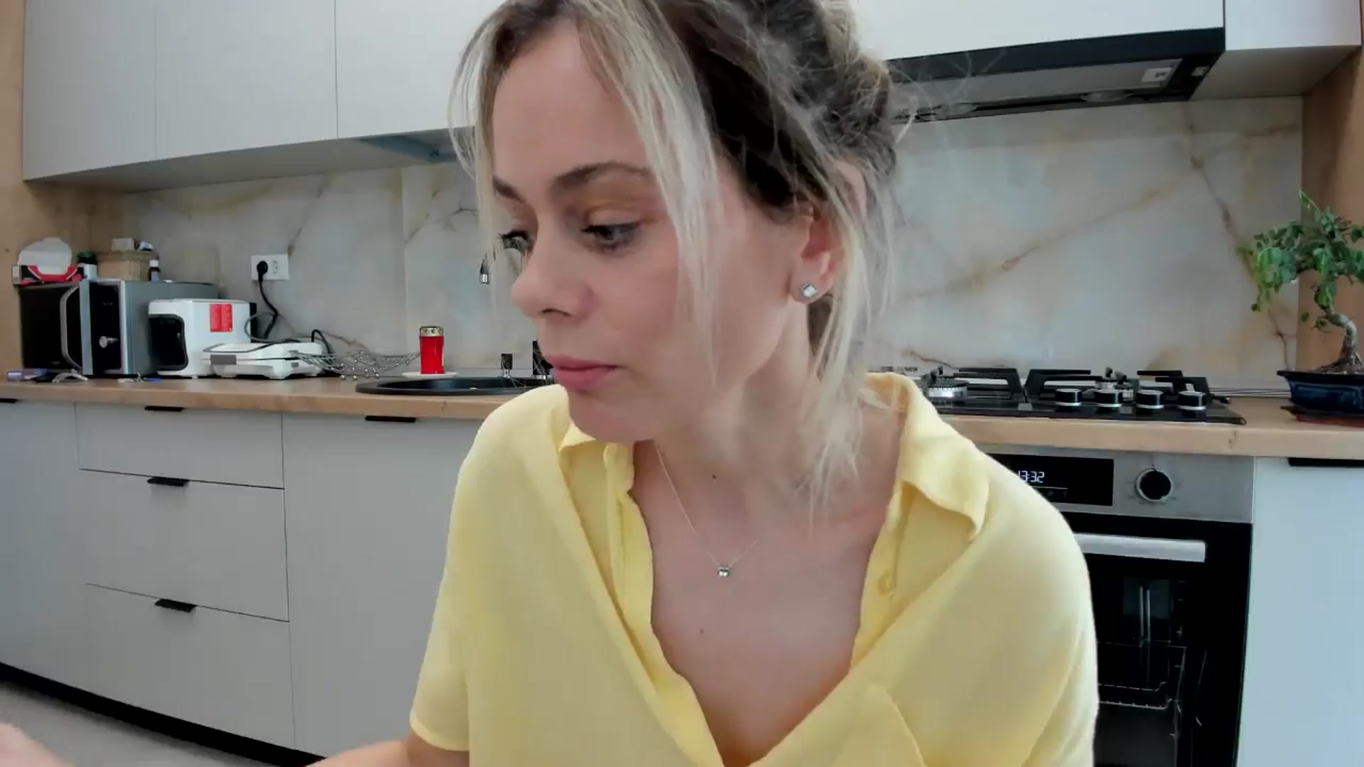 Gallery image thumbnail from DebbyPaige's myfreecams stream on, 05/10/2024, 11:41 image 6 of 20