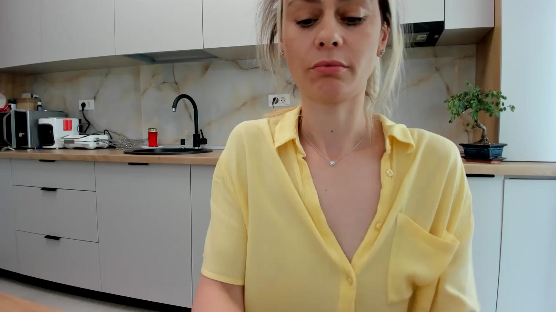 Gallery image thumbnail from DebbyPaige's myfreecams stream on, 05/10/2024, 11:41 image 16 of 20